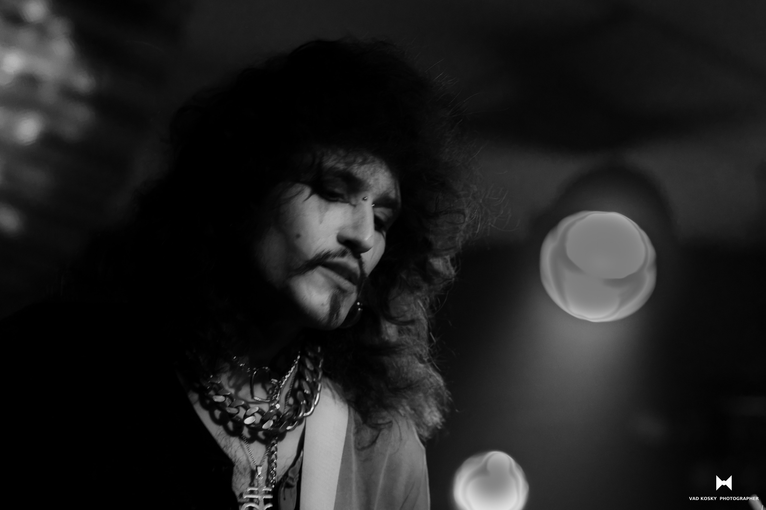 Crimson bass — Mary Bar Haifa 28.11.25. Vad Kosky Photographer