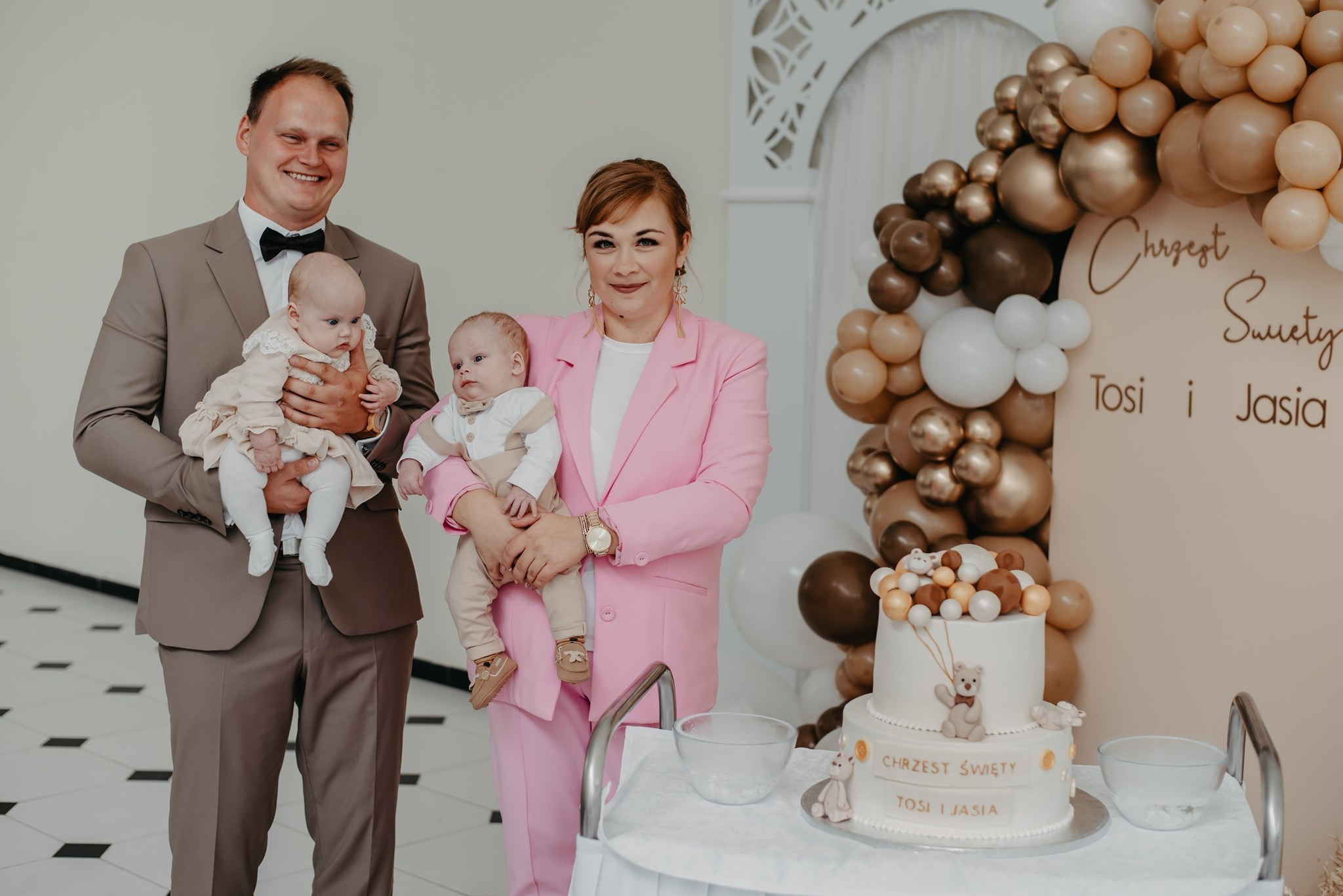 Chrzest Święty Tosi i Jasia. Dominika Strachacka Fotografia | Fotograf ślubny i rodzinny Opole Lubelskie Lublin