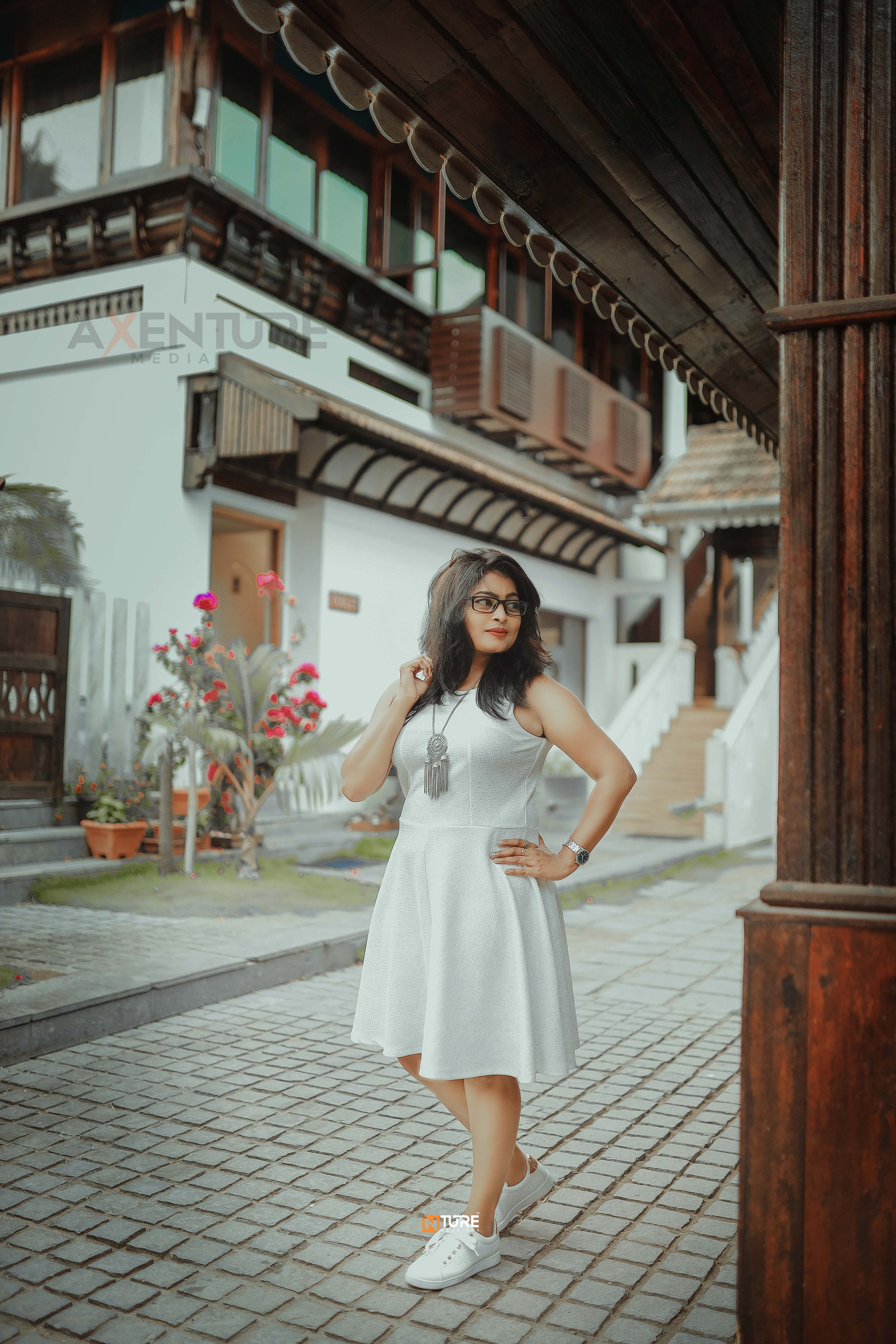 PHOTOS. NTURE WEDDING