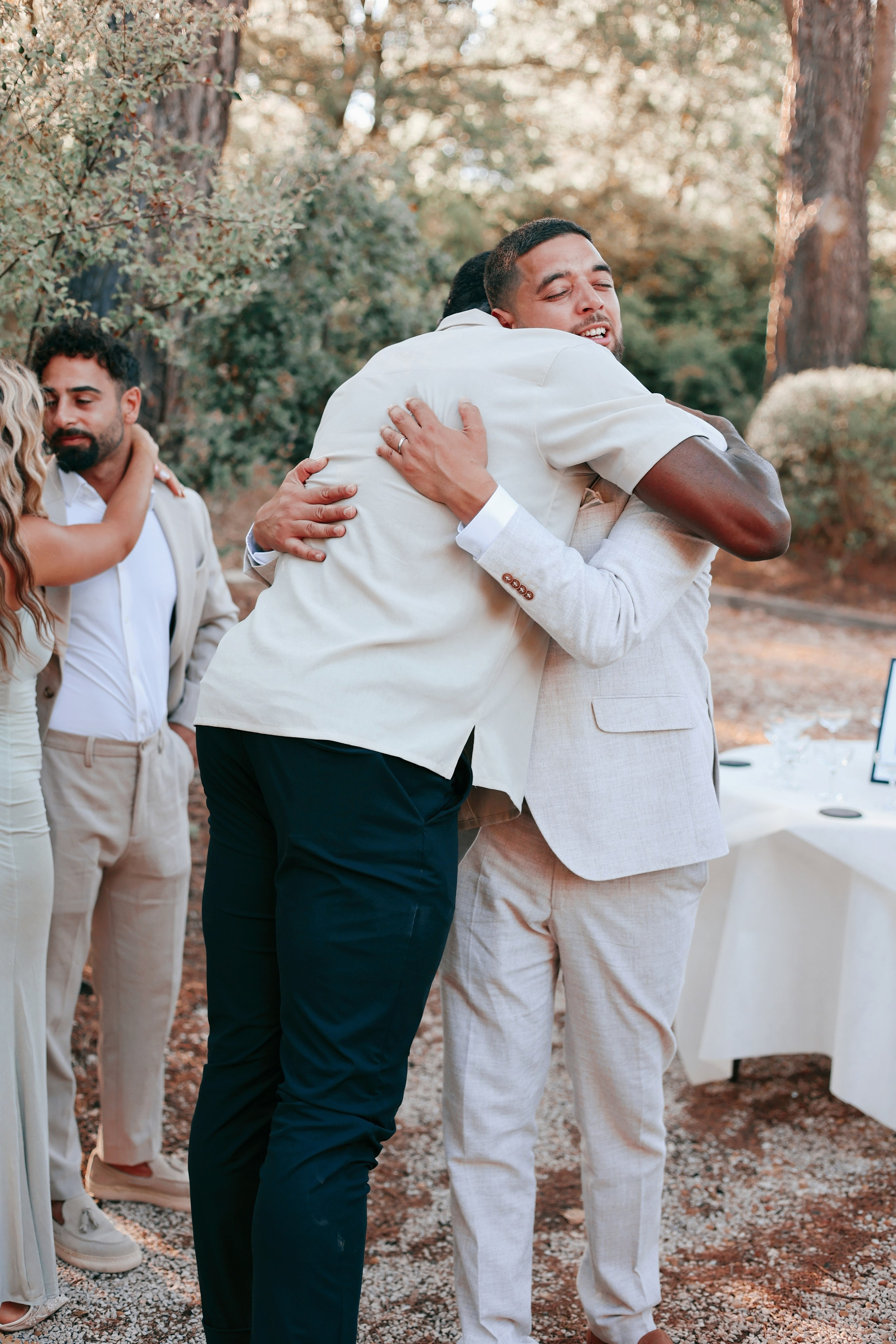 Séance photo de mariage – Instants d’amour inoubliables. Viktoria photo marseille