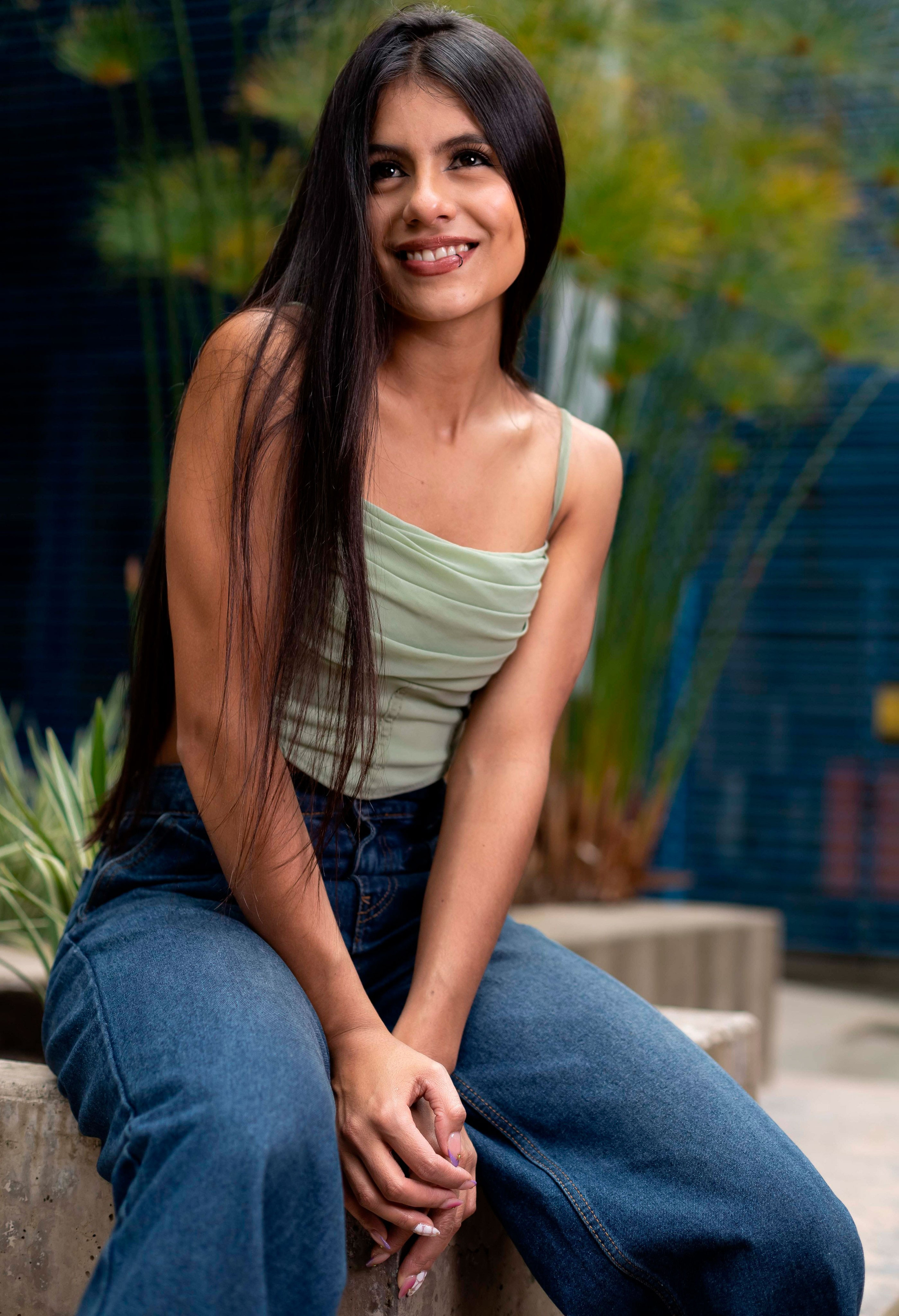 Fotógrafo de retratos fotógrafo de estilo de vida fotografía de locación fotografía de estudio sesión de fotos marca personal. Fotografía profesional para su evento en Caldas por SERFOTOGRAFÍA