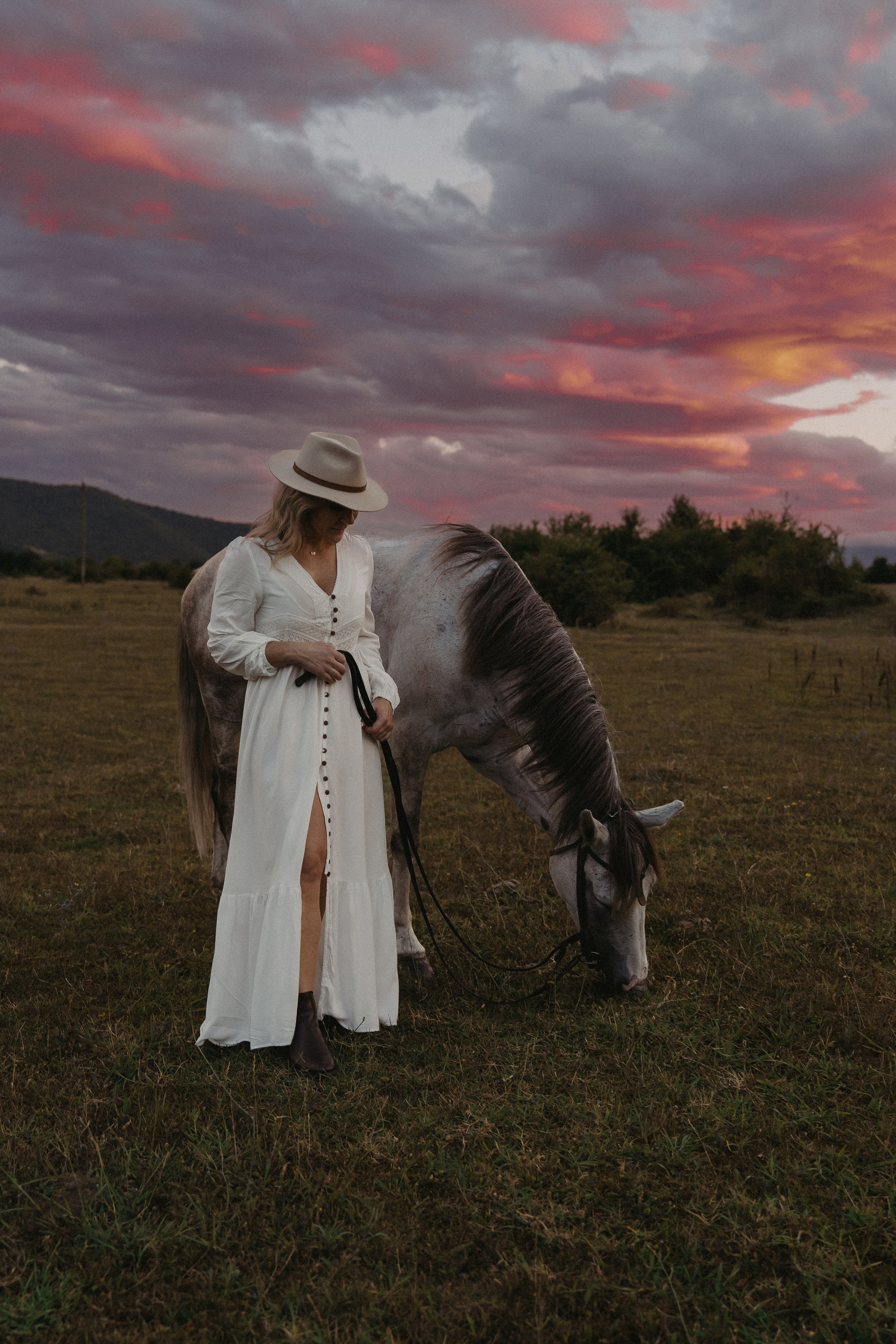 Pink sunset. Photographer and travel-blogger Aleksandra Gritsenko