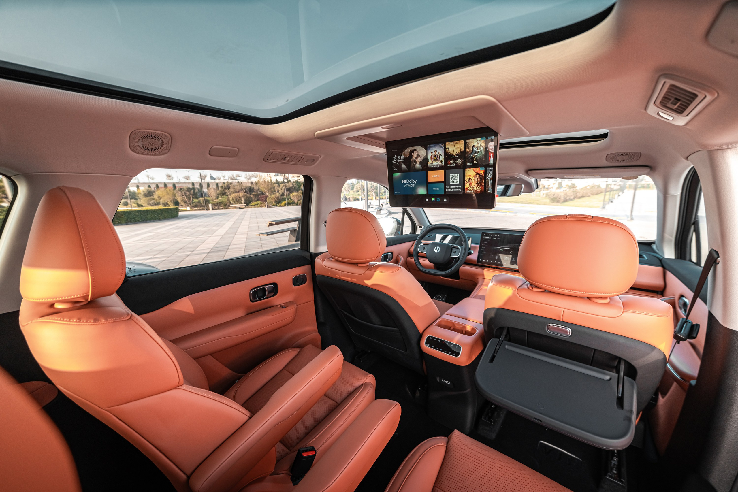 LEAPMOTOR. WORLDWIDE COMMERCIAL AUTOMOTIVE PHOTOGRAPHER