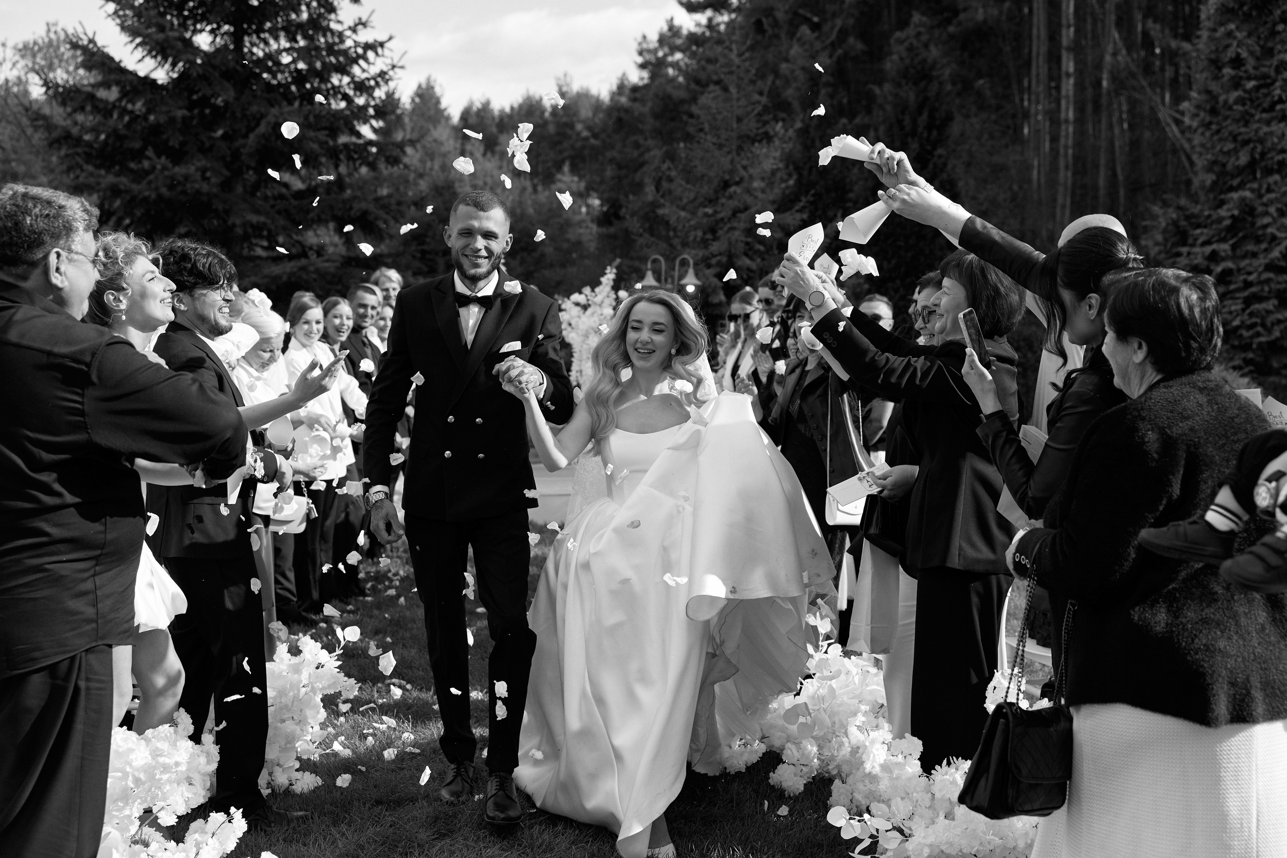 Natalia & Roman. Dworek przy lesie. Fotograf ślubny i rodzinny w Krakowie Yana Klymova
