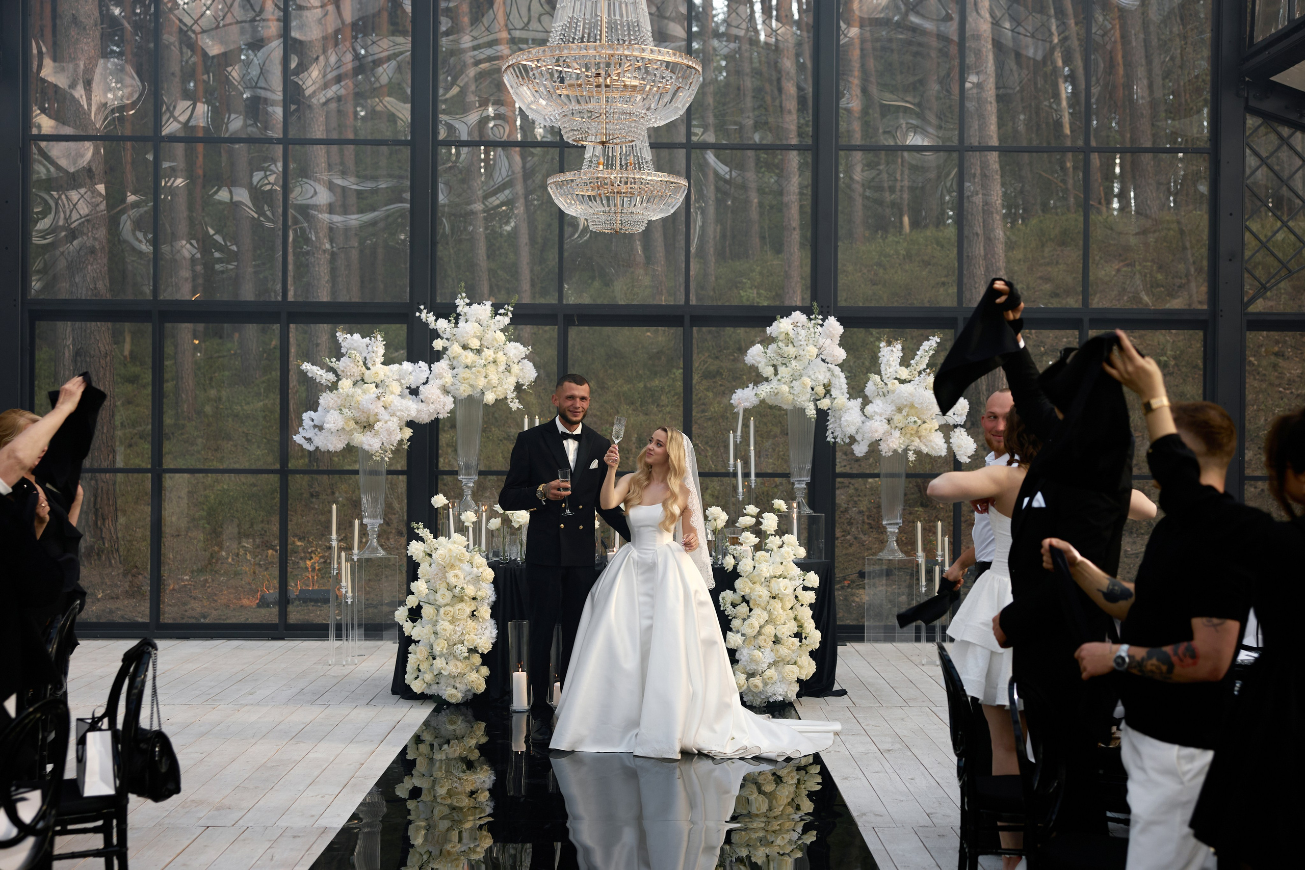 Natalia & Roman. Dworek przy lesie. Fotograf ślubny i rodzinny w Krakowie Yana Klymova