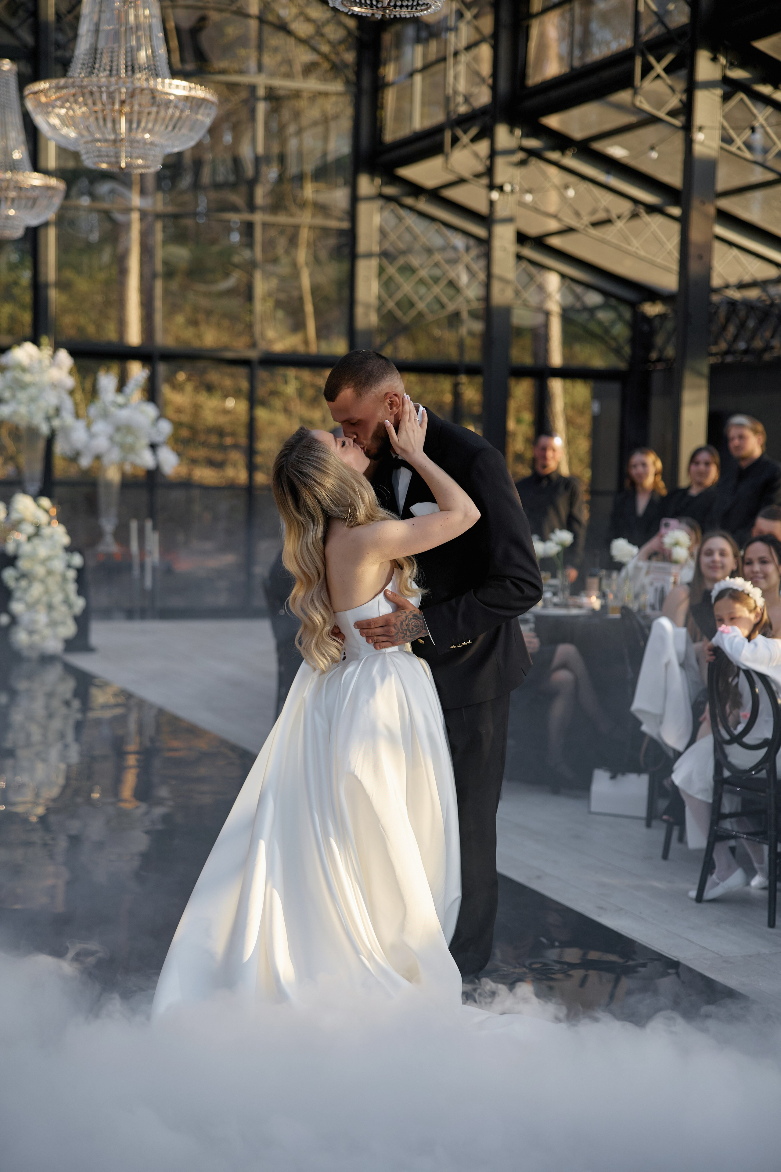Natalia & Roman. Dworek przy lesie. Fotograf ślubny i rodzinny w Krakowie Yana Klymova