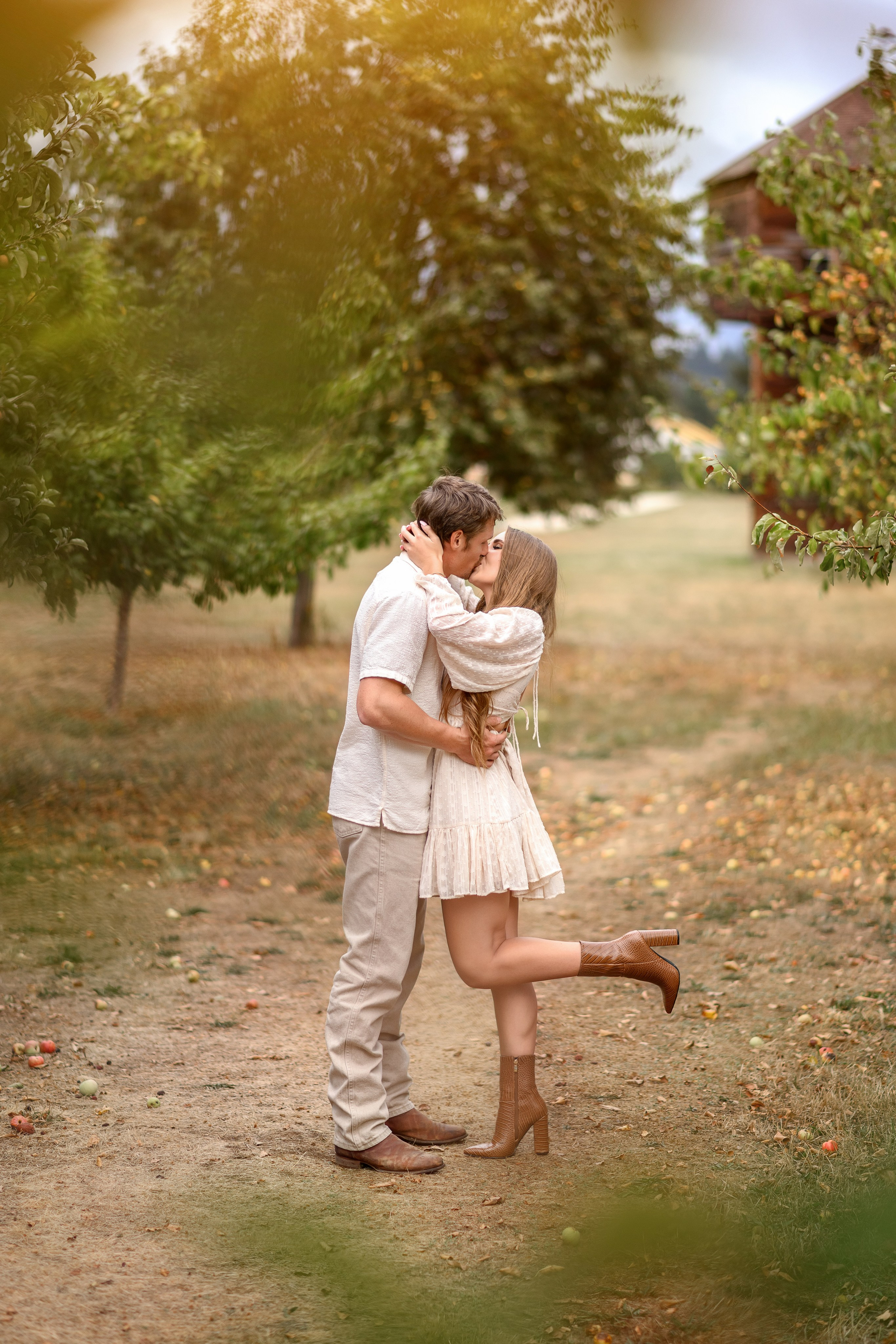 Romantic Couple Session Portland OR | Love Story. Alena Tau | Wedding & Family Photographer Vancouver WA and Portland OR