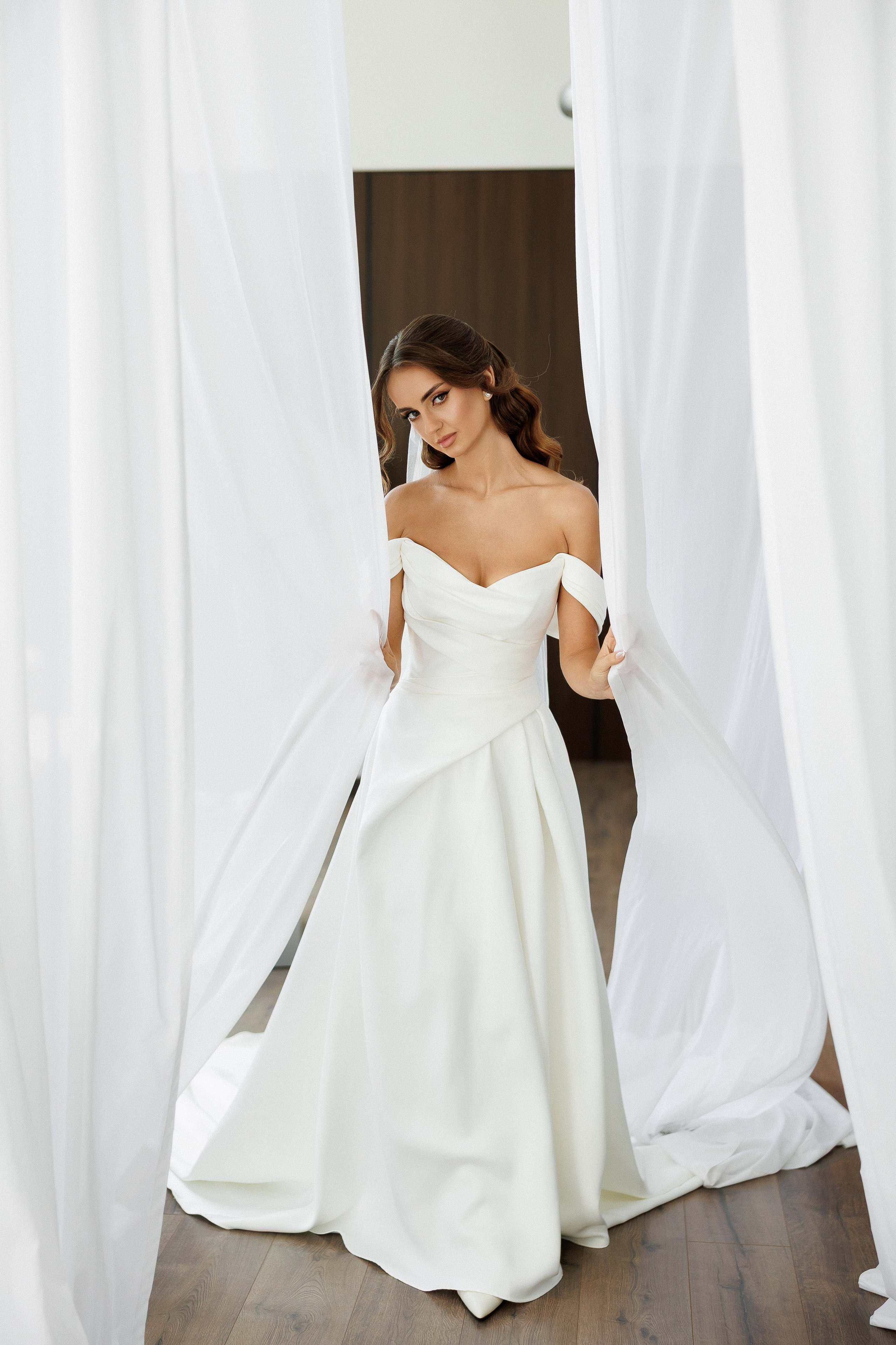 Eugen & Livia — Grand Elysee — Wedding Day. Servicii Foto și Video 067188353