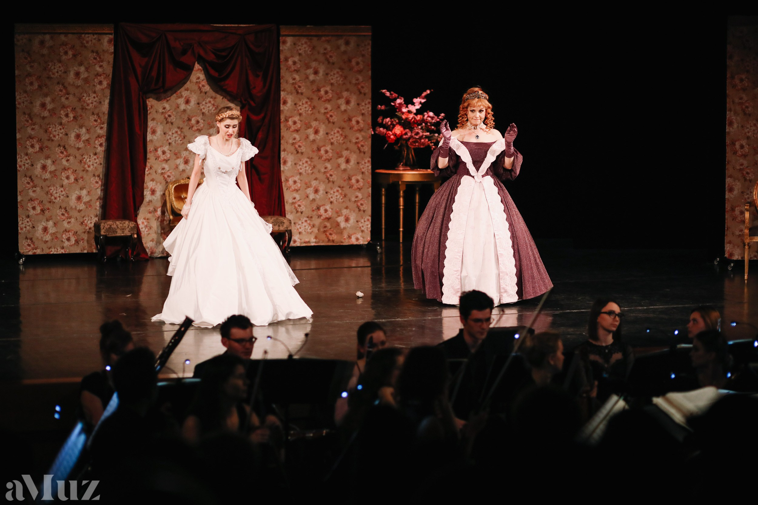 Opera Łąkowa. Fotograf Ślubny Warszawa - Sesje Biznesowe Rodzinne Eventy