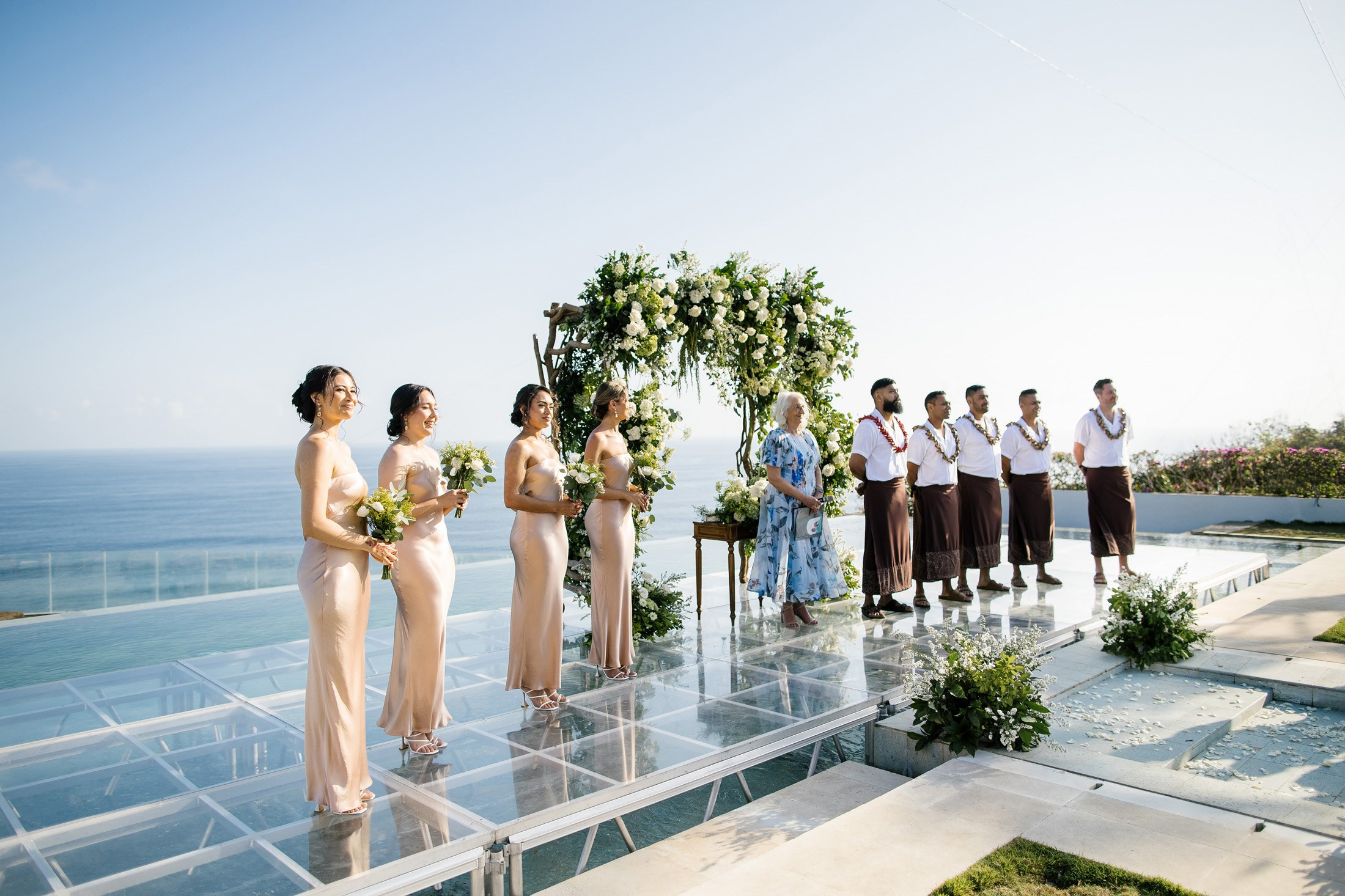 Big funny wedding with guests in paradise Bali island. Get.it.feel — Aesthetic Photography and Videography