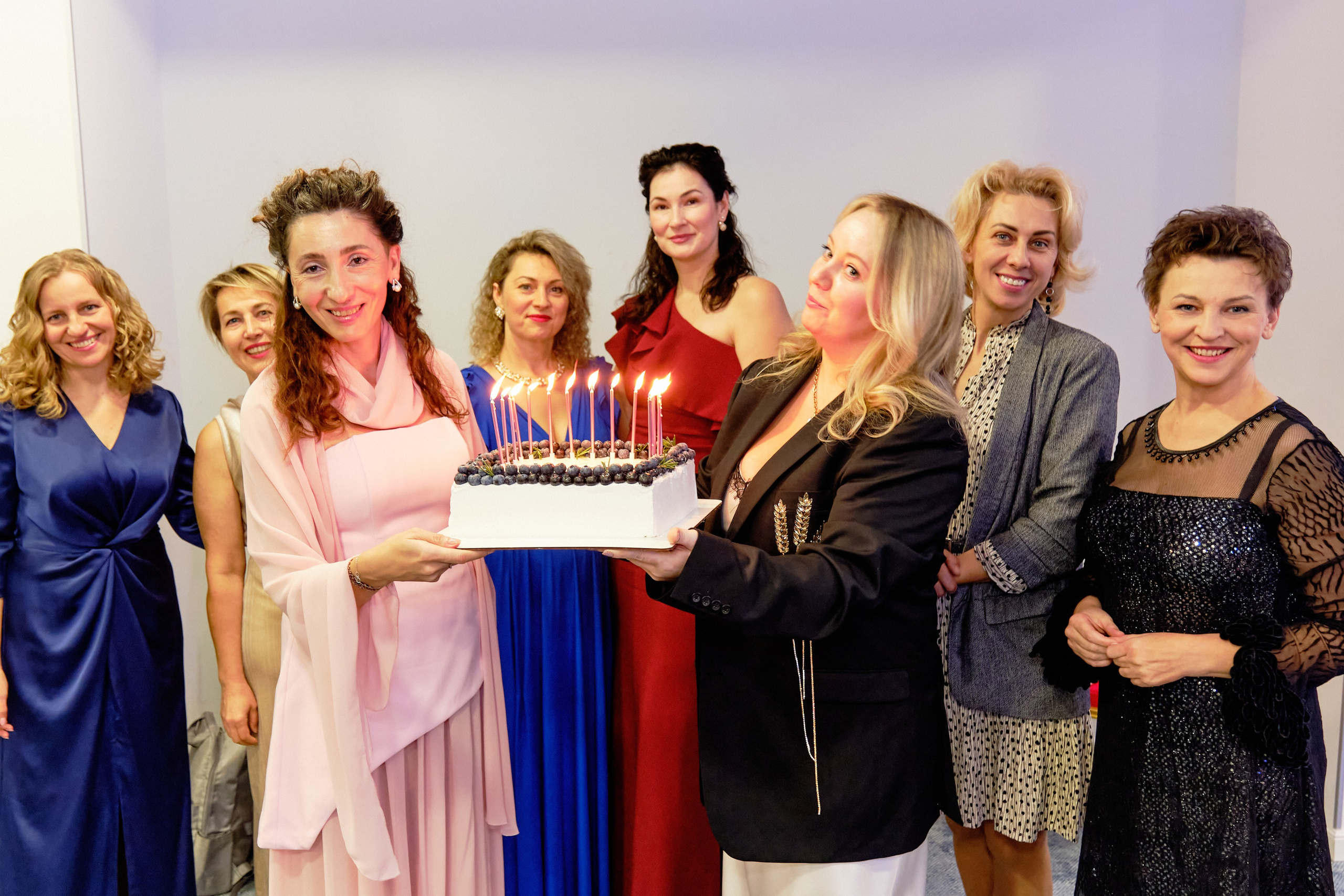 Фоторепортаж з благодійного Новорічного балу у Чорногорії. Портретний фотограф Альона Новгородцева