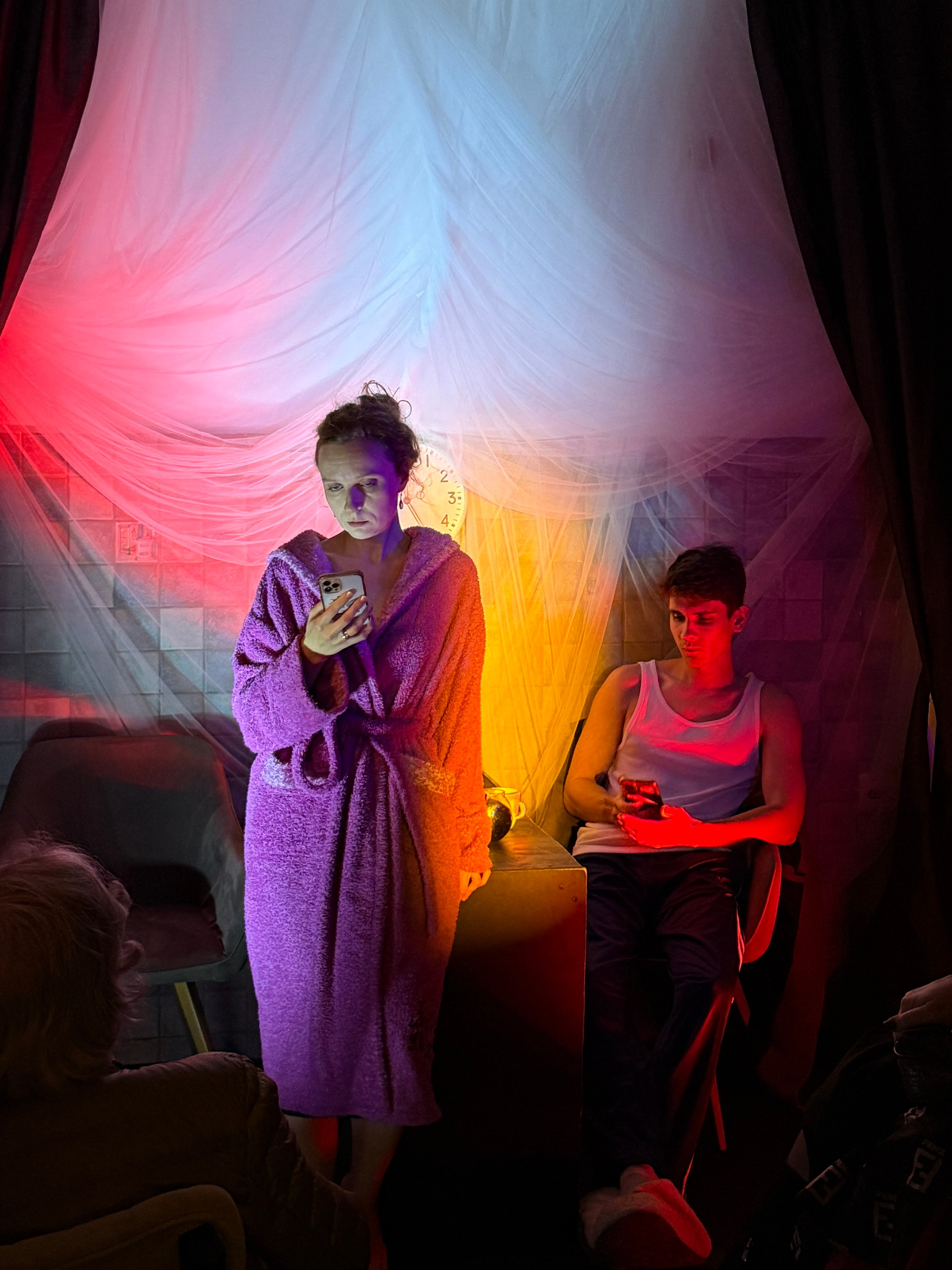 Фоторепортаж вистави у Будві. Портретний фотограф Альона Новгородцева