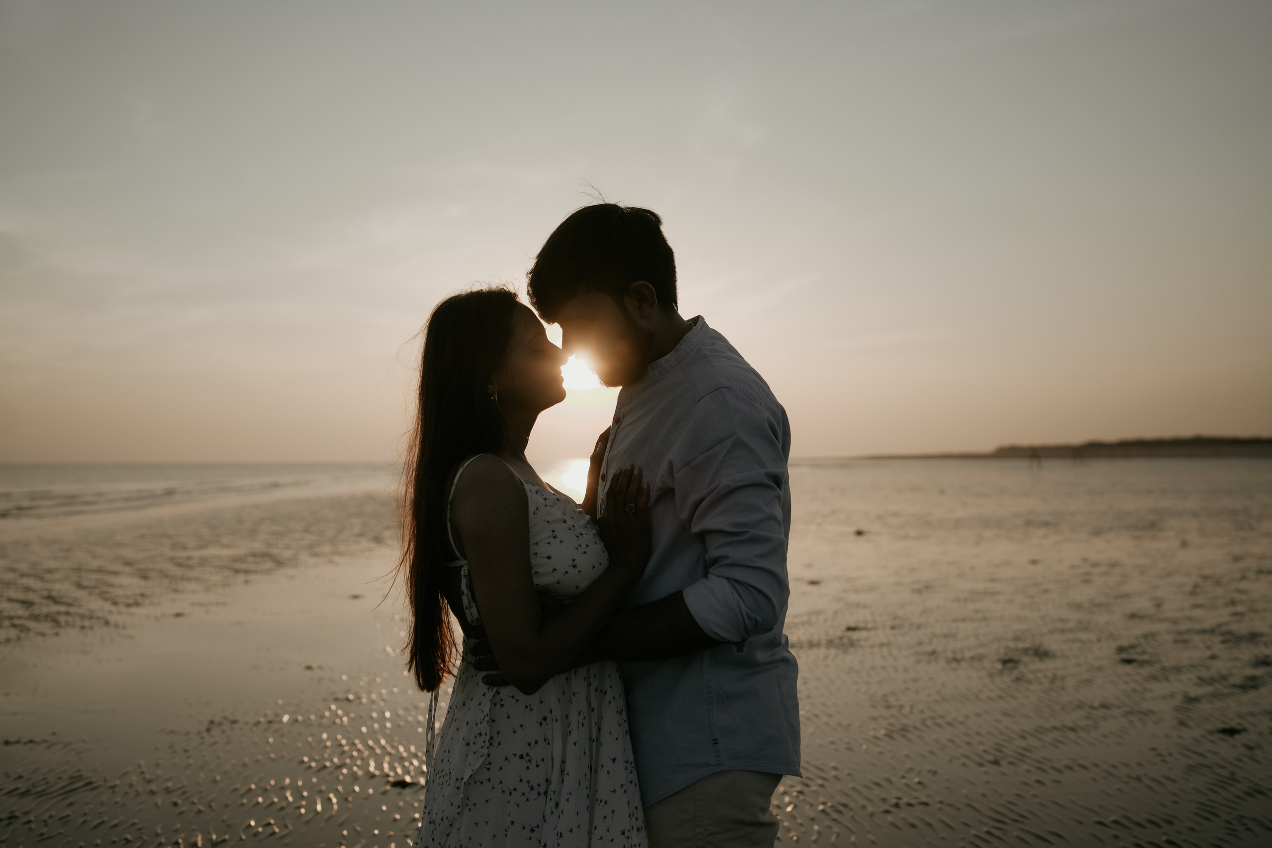 COUPLE SESSIONS. Love Emotions Weddings