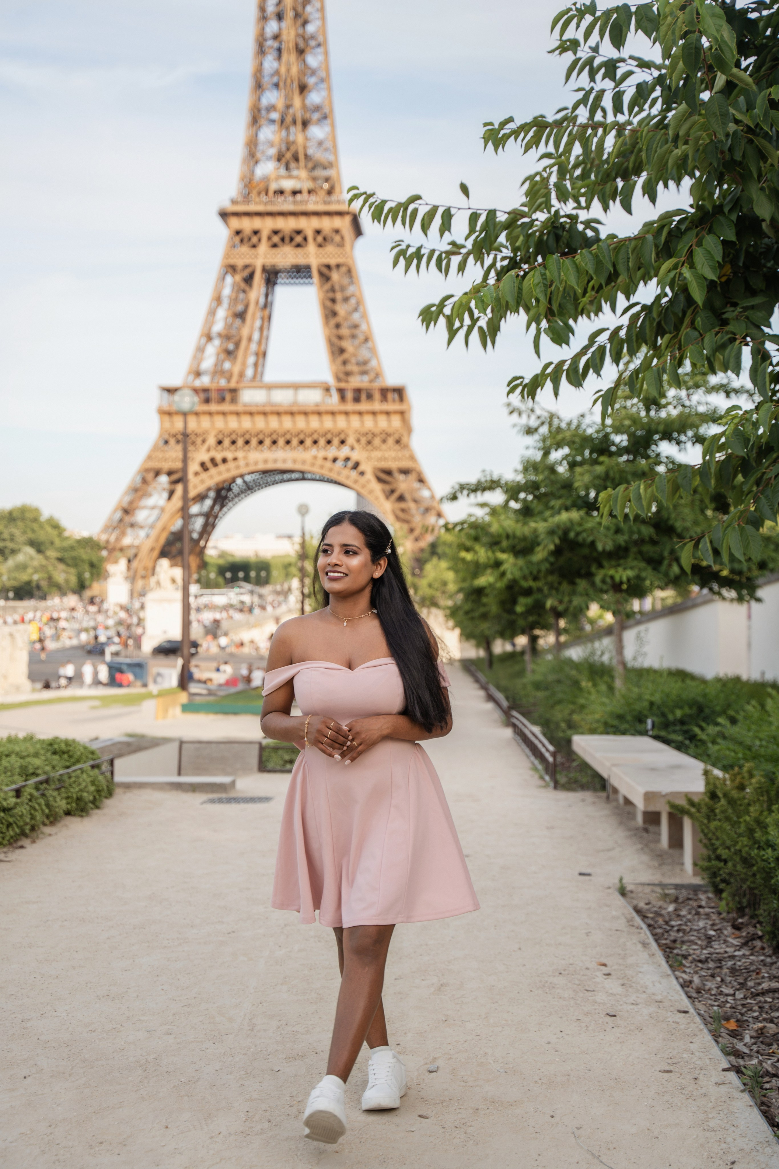Richa (1 hour). Photographer in Paris|Solo and groups, portraits & content, couples photo-shoot in Paris at the best locations