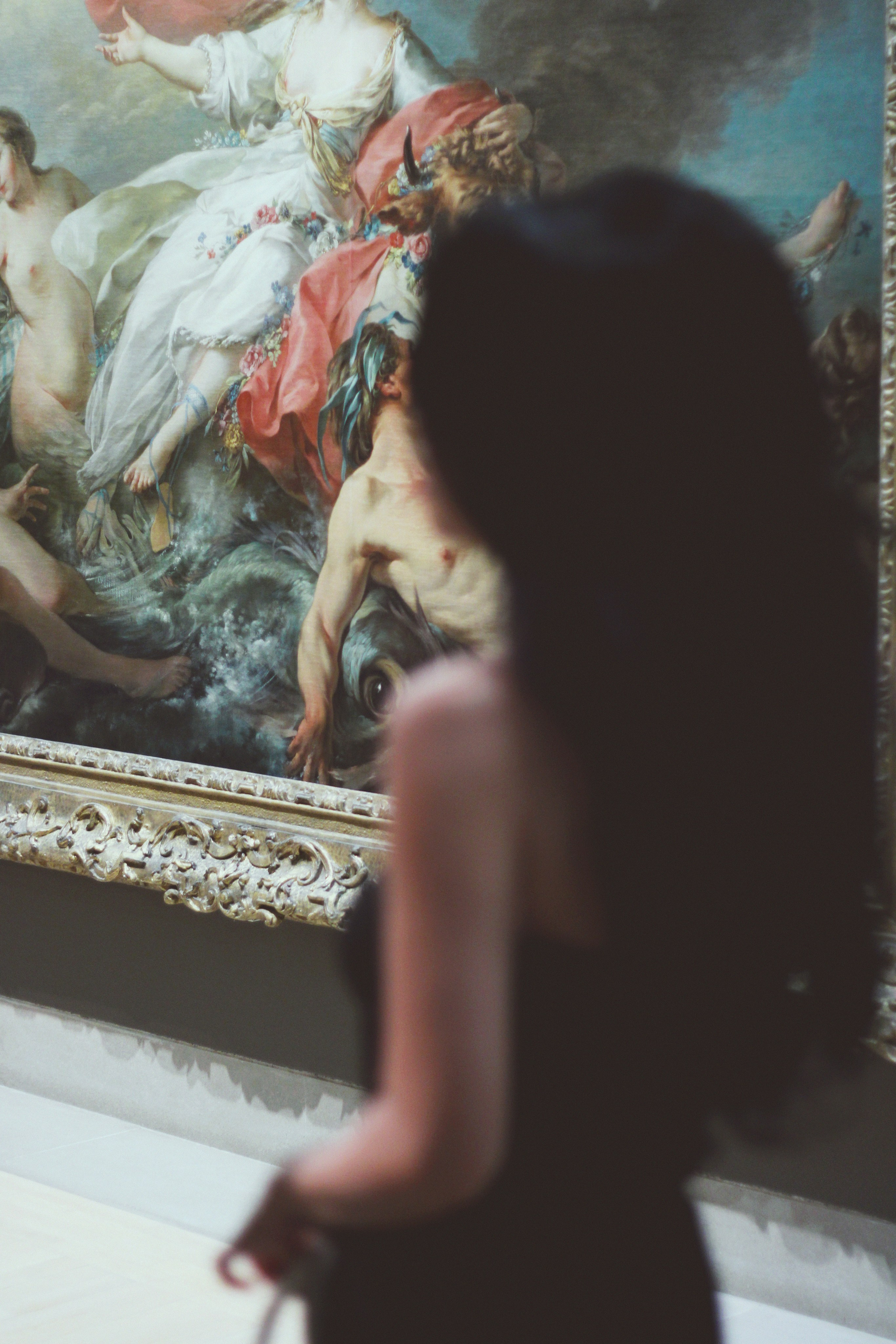 Women’s Lifestyle Indoor Photoshoot in Museum. Lana Petrychenko — Portrait & Family Photographer. Valencia, Spain