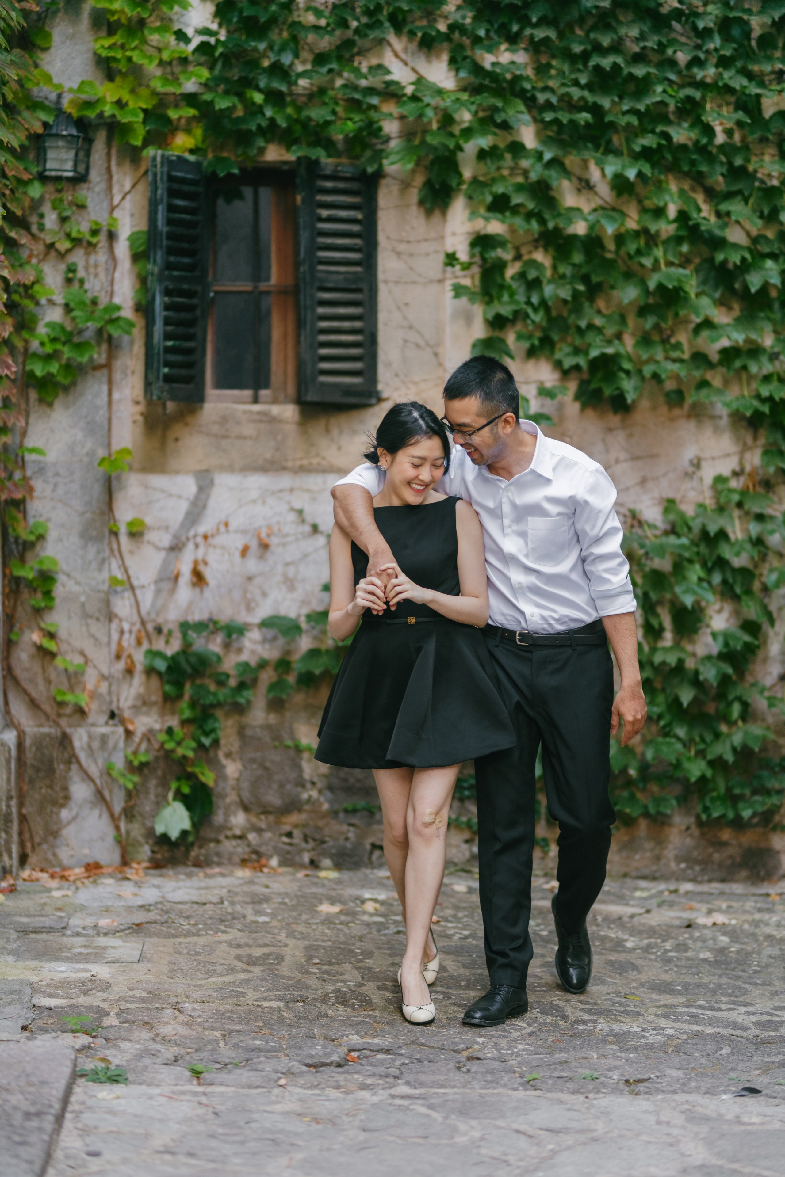 Romantic Couple Photoshoot in Valldemossa. Photographer in Mallorca