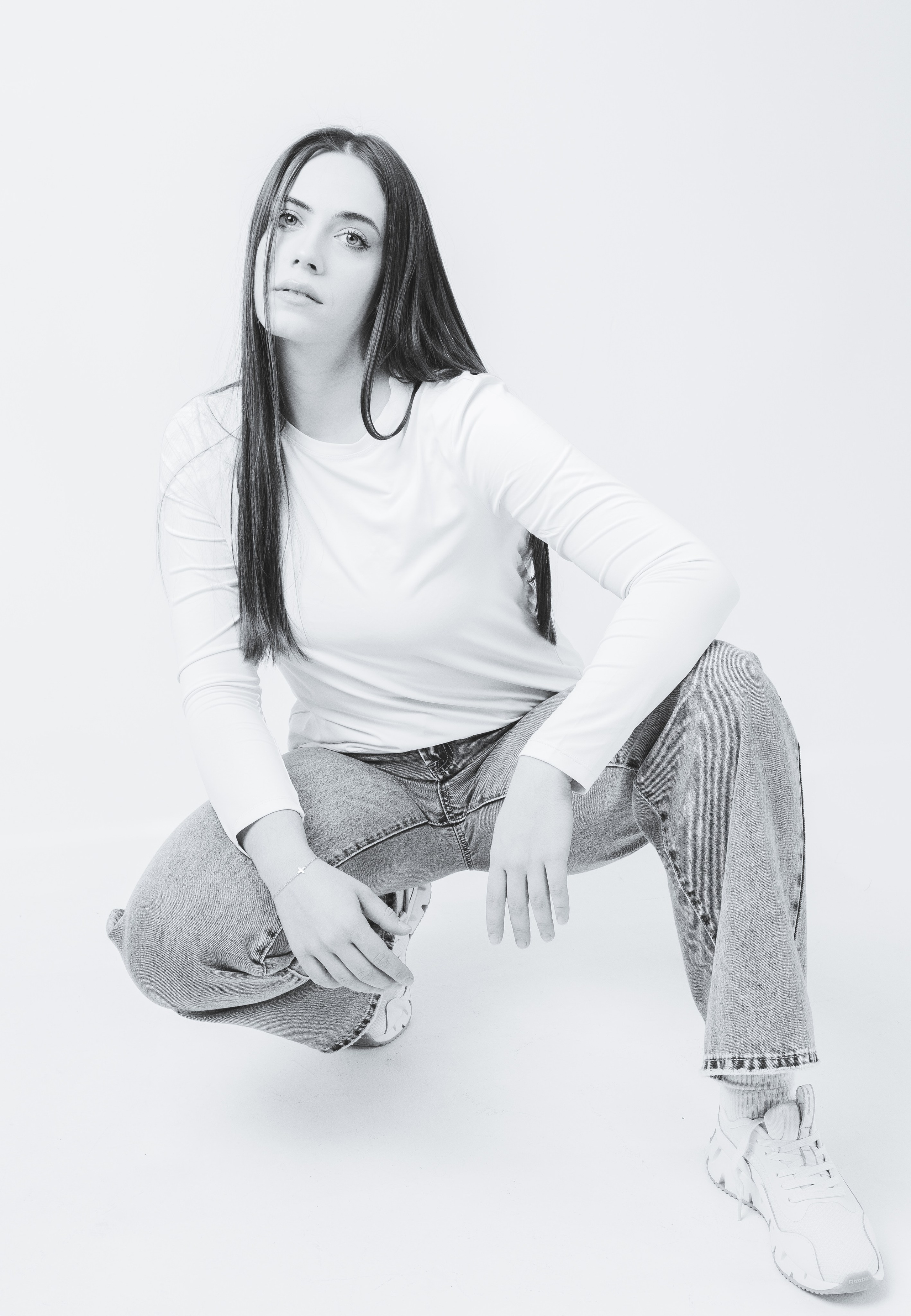 JULIA — STUDIO WORK. PORTRAIT AND LIFESTYLE PHOTOGRAPHER