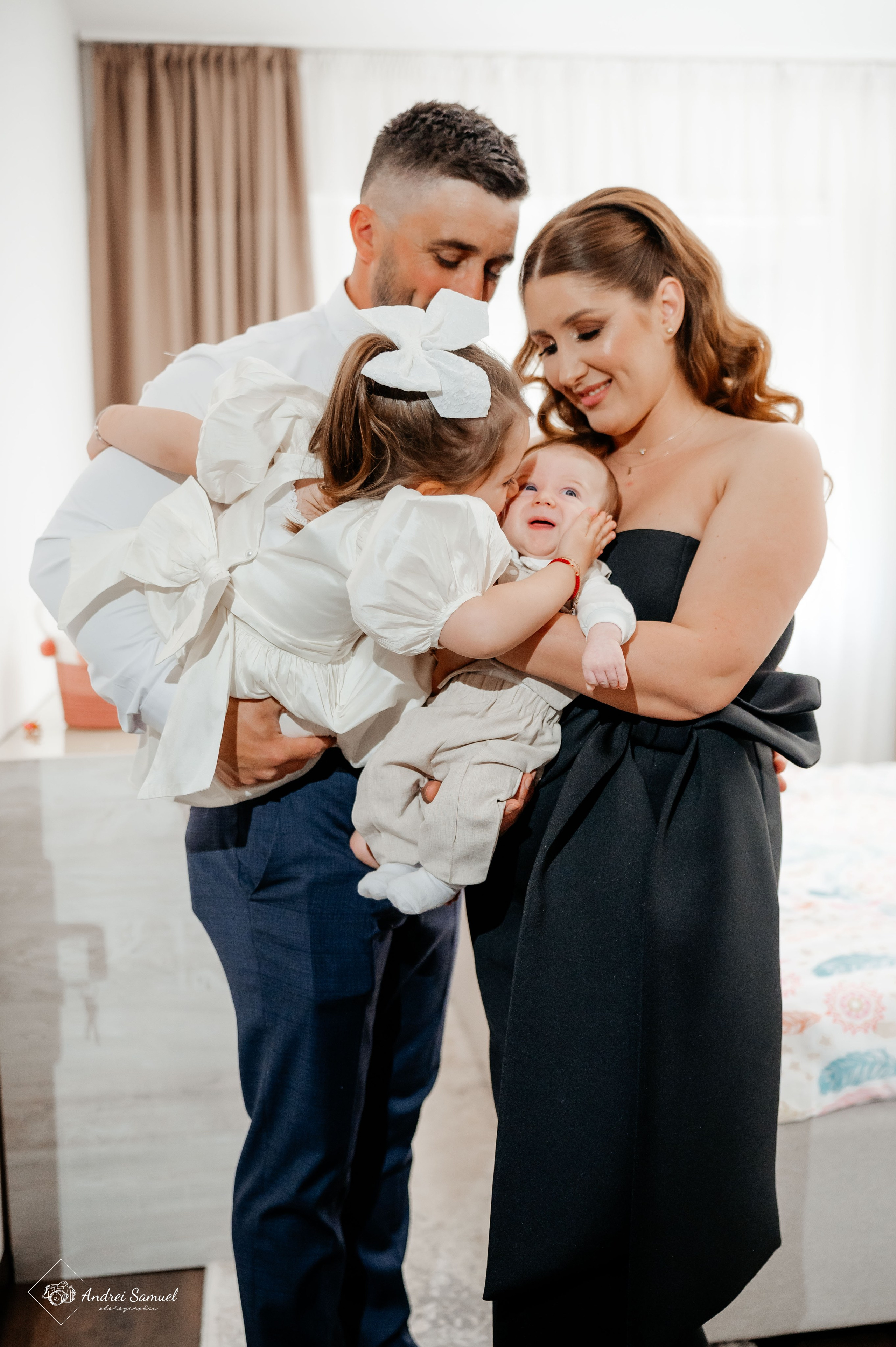 Luca Mihai. Andrei Samuel – Fotograf București | Evenimente, Studio, Imobiliare, Produs