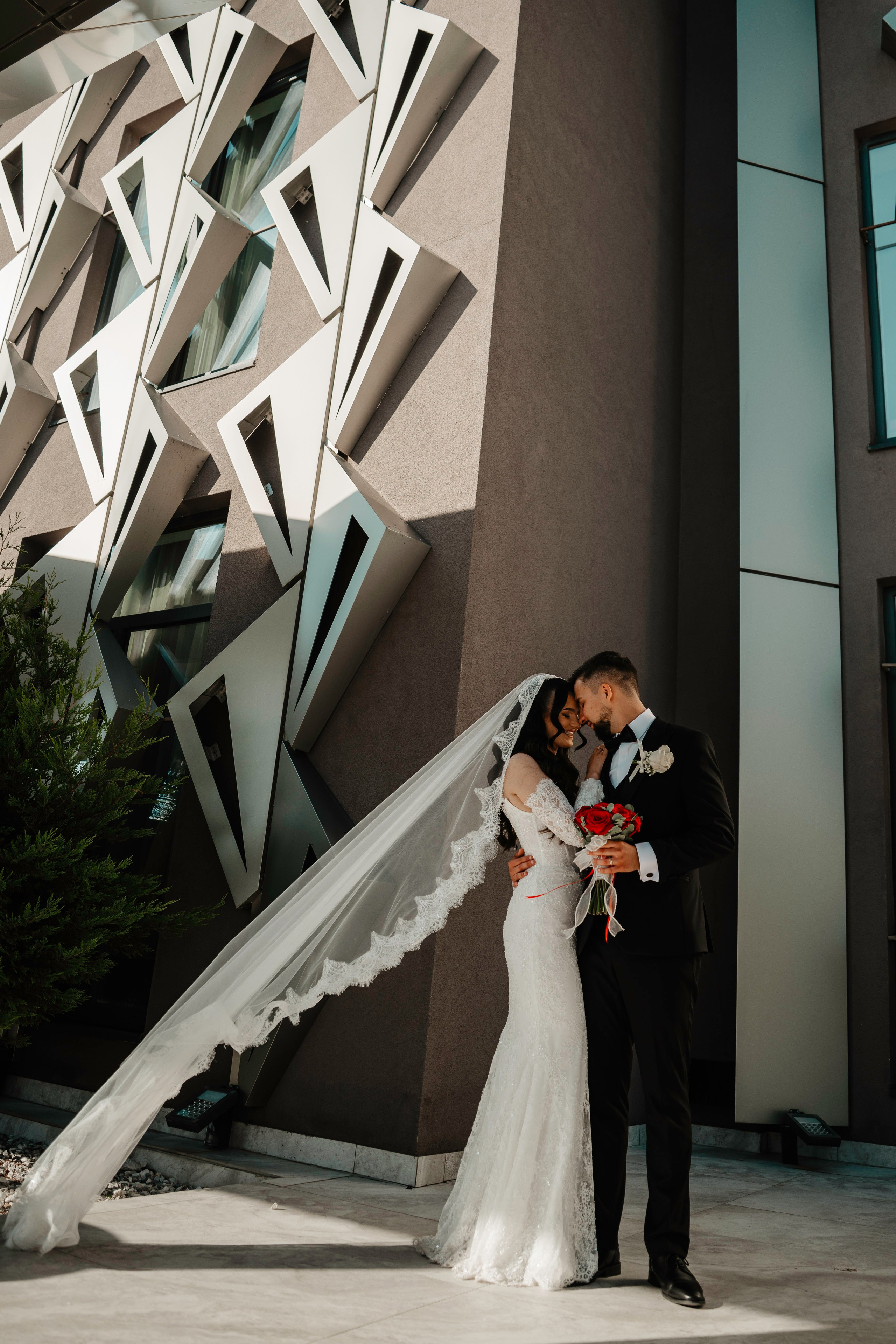 🤎 I o a n a & R o b e r t — Wedding Day Preview. Wedding & Family Photographer