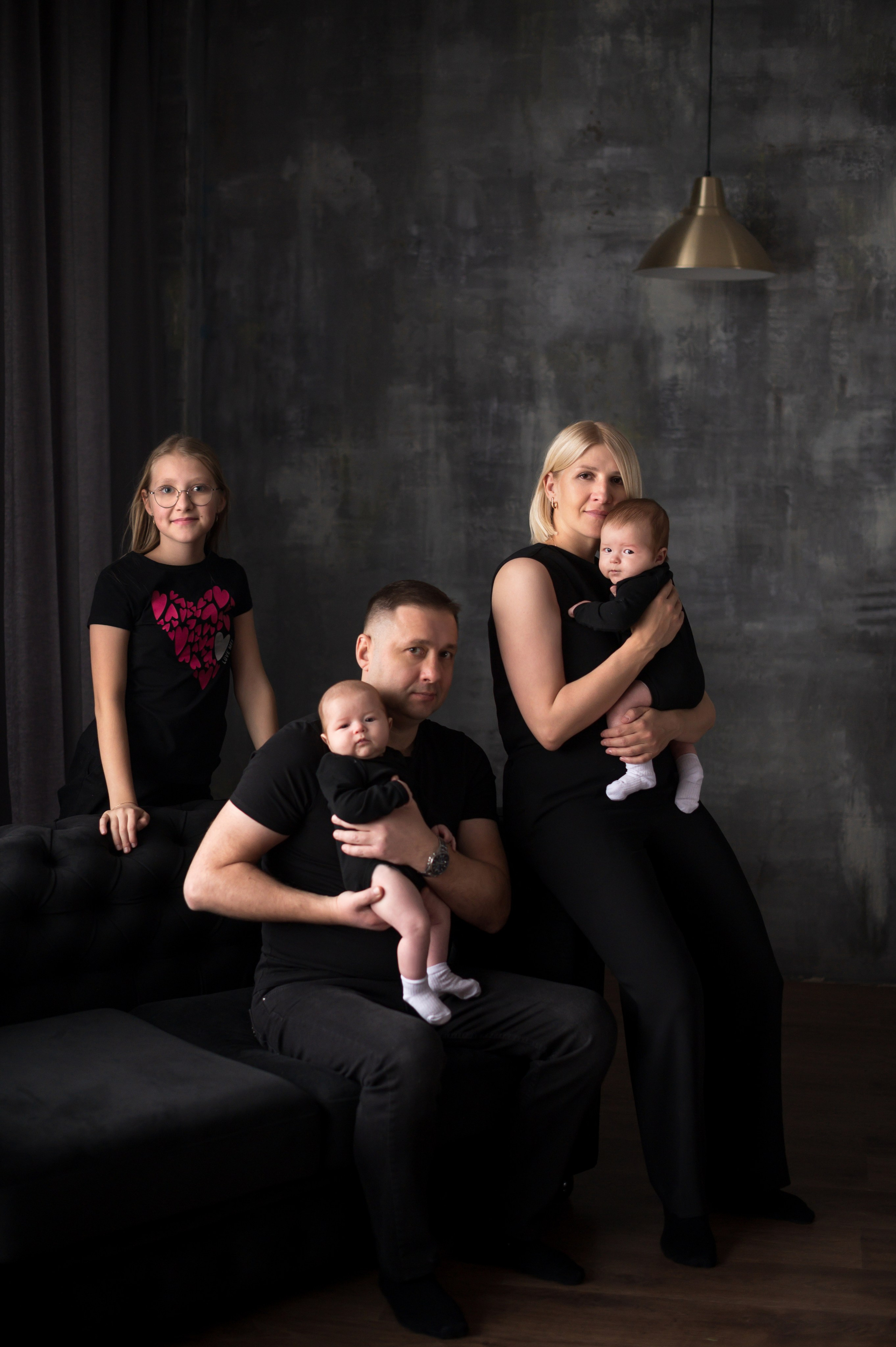 Семейная фотосессия в студии. Семейный и детский фотограф в Минске Надежда Савицкая