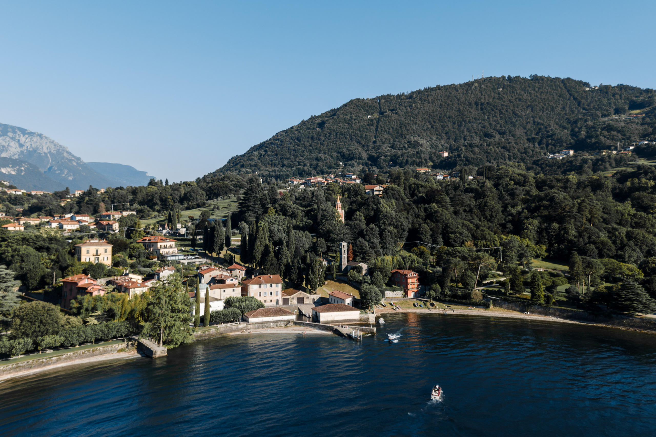 Villa Melzi Secret Proposal. Lake Como Proposal Photographer | Surprise Proposals & Engagements