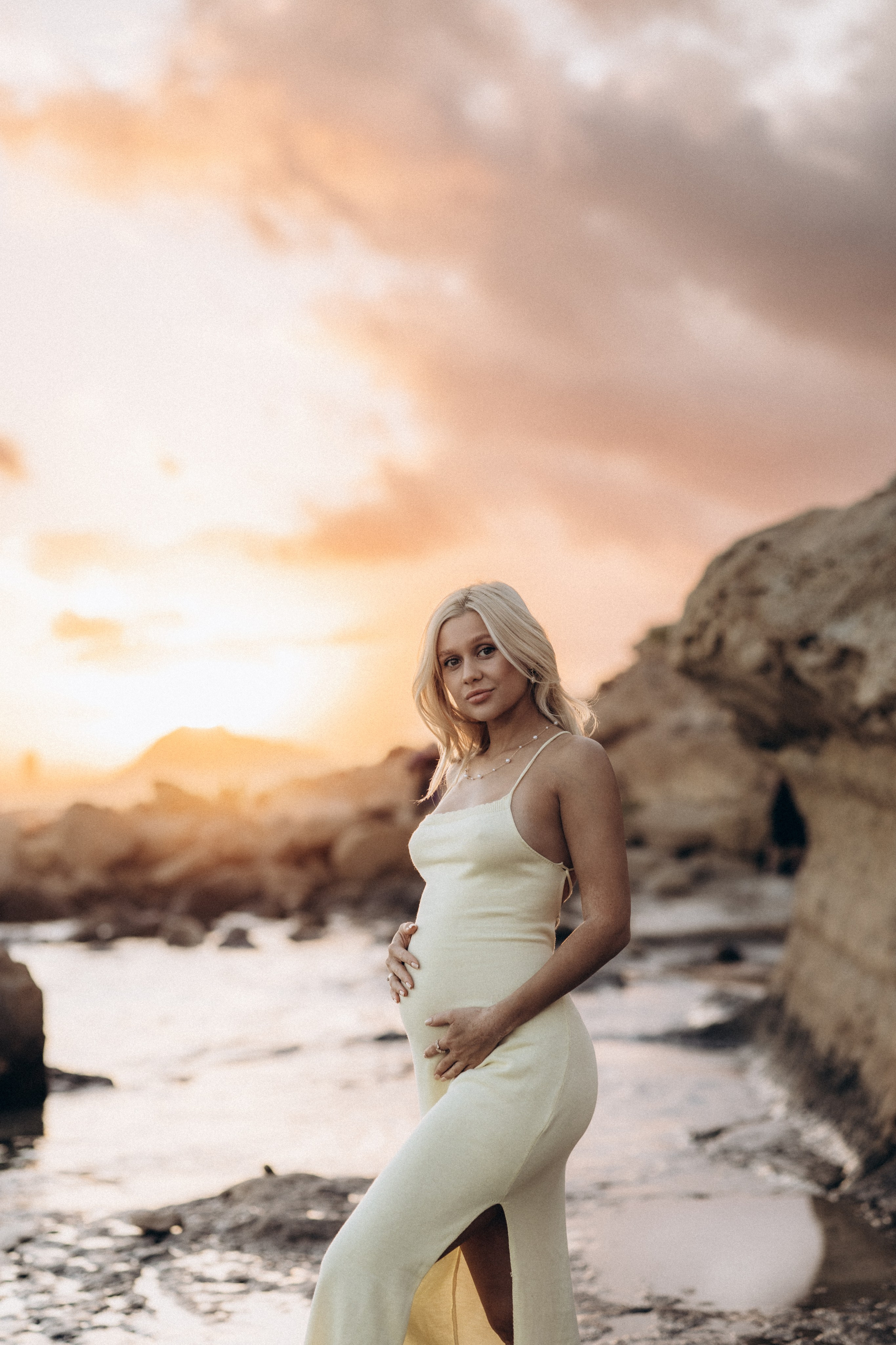Maternity Photoshoots in Alicante, Torrevieja, Benidorm, and Valencia by Photographer Natalie Ostrova