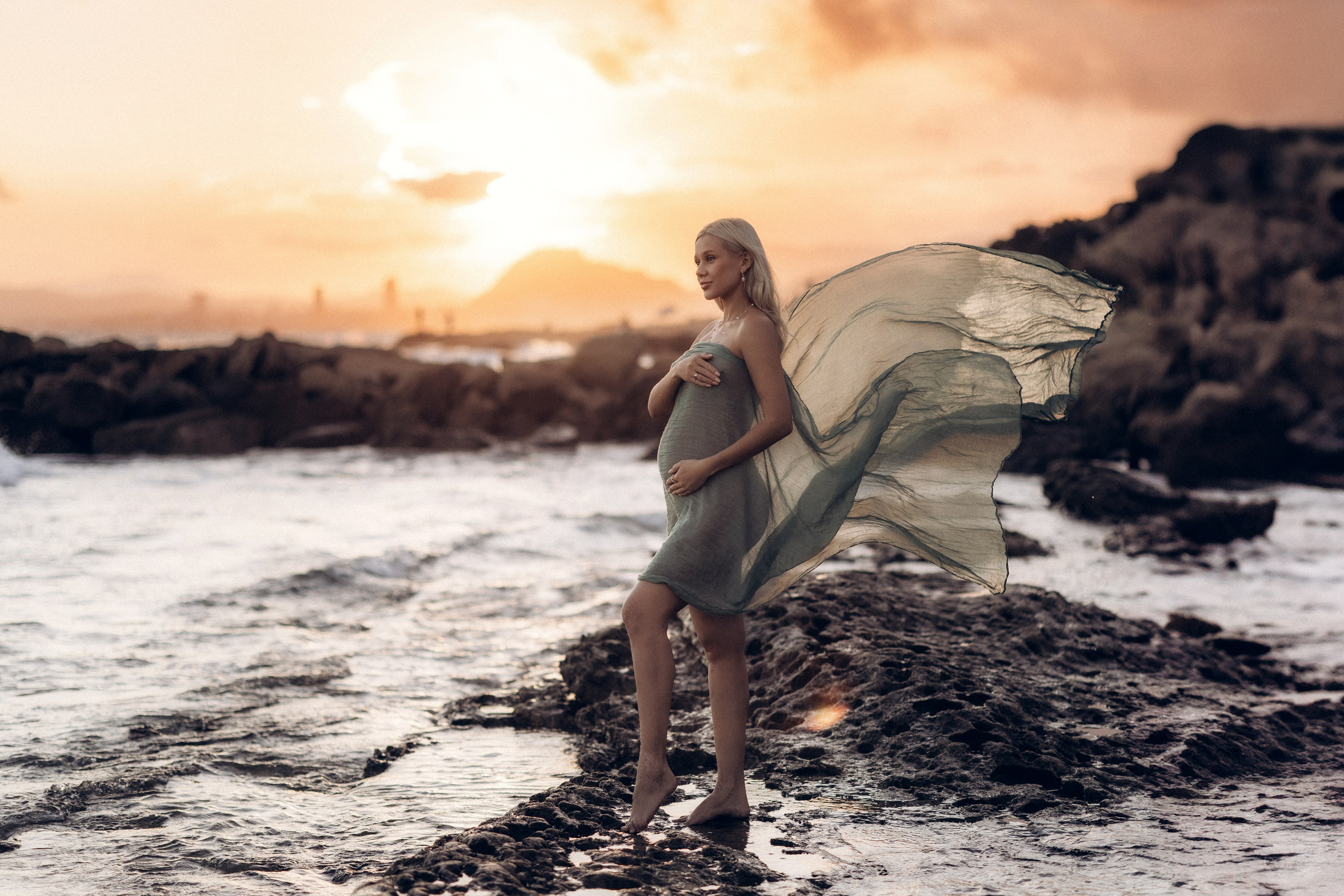 Maternity Photoshoots in Alicante, Torrevieja, Benidorm, and Valencia by Photographer Natalie Ostrova