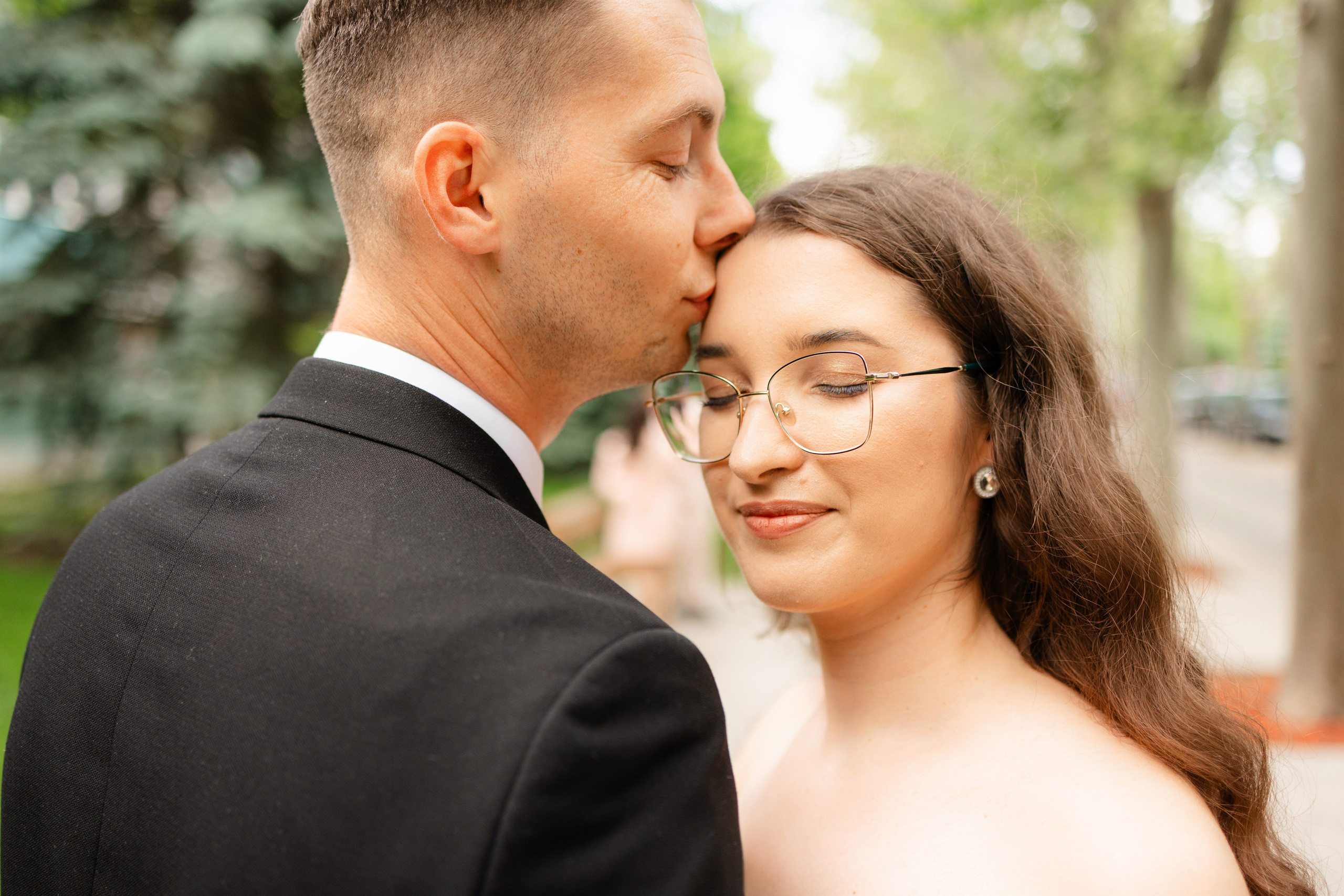 Olivia & Alex. Wedding Photographer, based in Iasi, Romania, but will travel all over the globe to make sure you look amazing in all your wedding photos