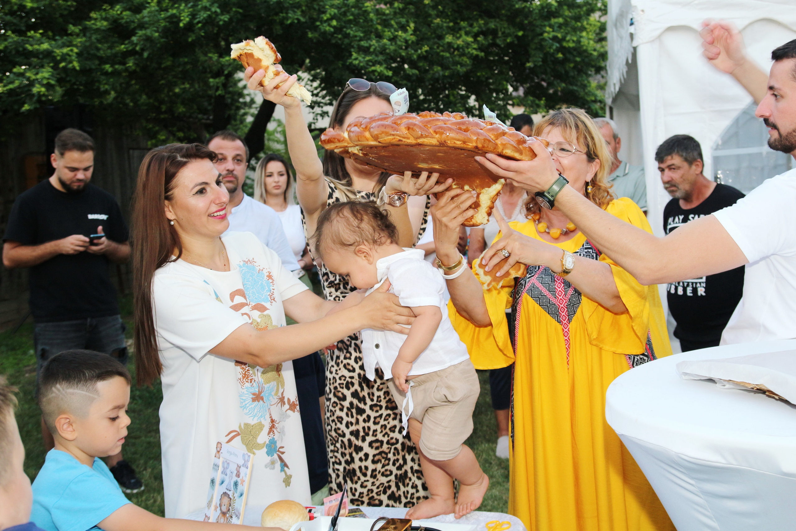 BYZO MEDIA. PETRU BYZO - family and children photographer in ROMANIA