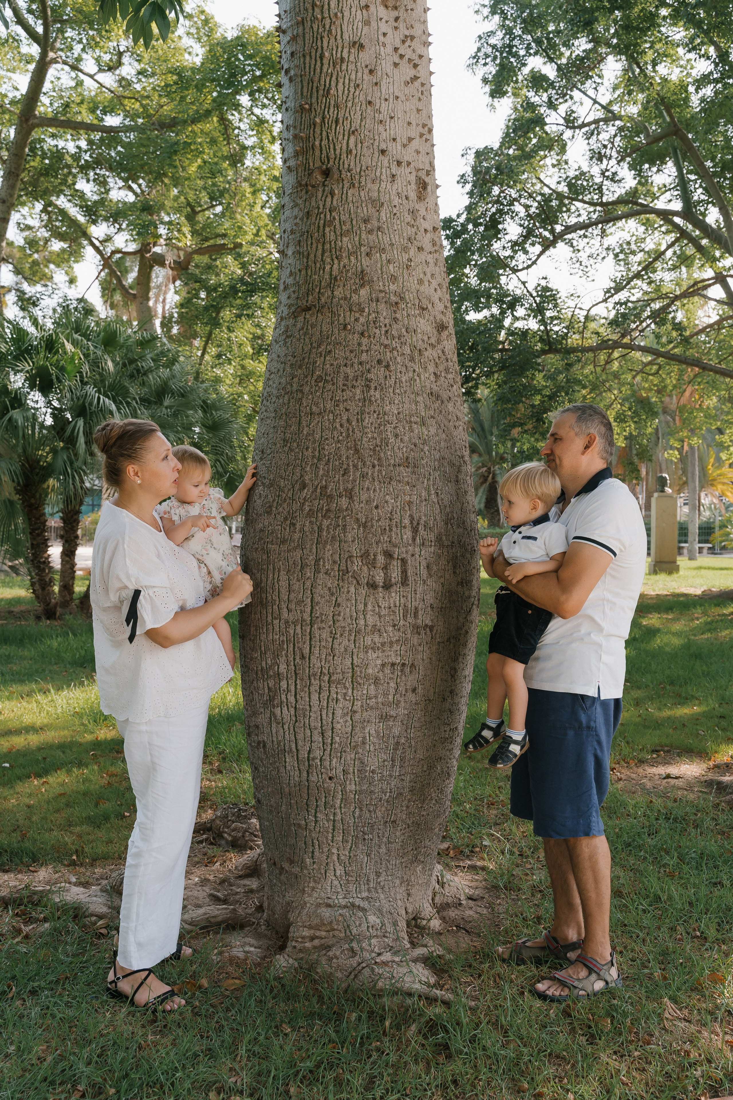 Anna, Pavel, Misha y Sofia. Fotógrafa de bodas y familias en España, Valencia: Nadia ProFoto
