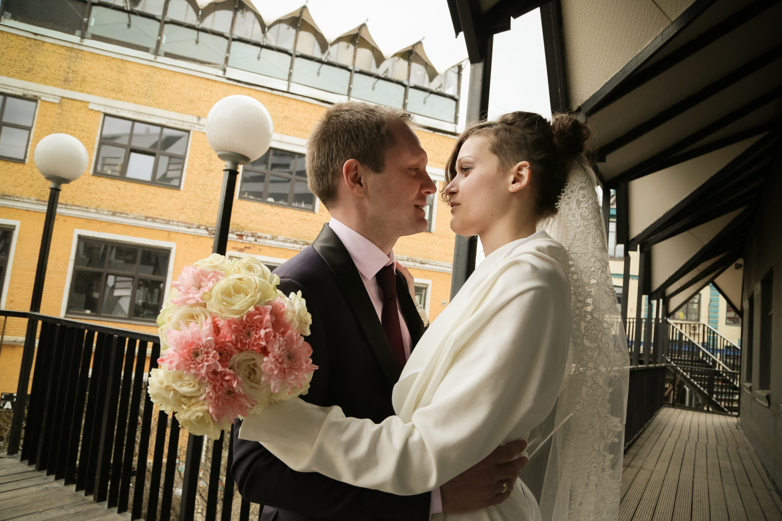 Wedding photos of bride, Wedding photos of groom. Wedding and family photographer in Cork, Ireland. Tigran