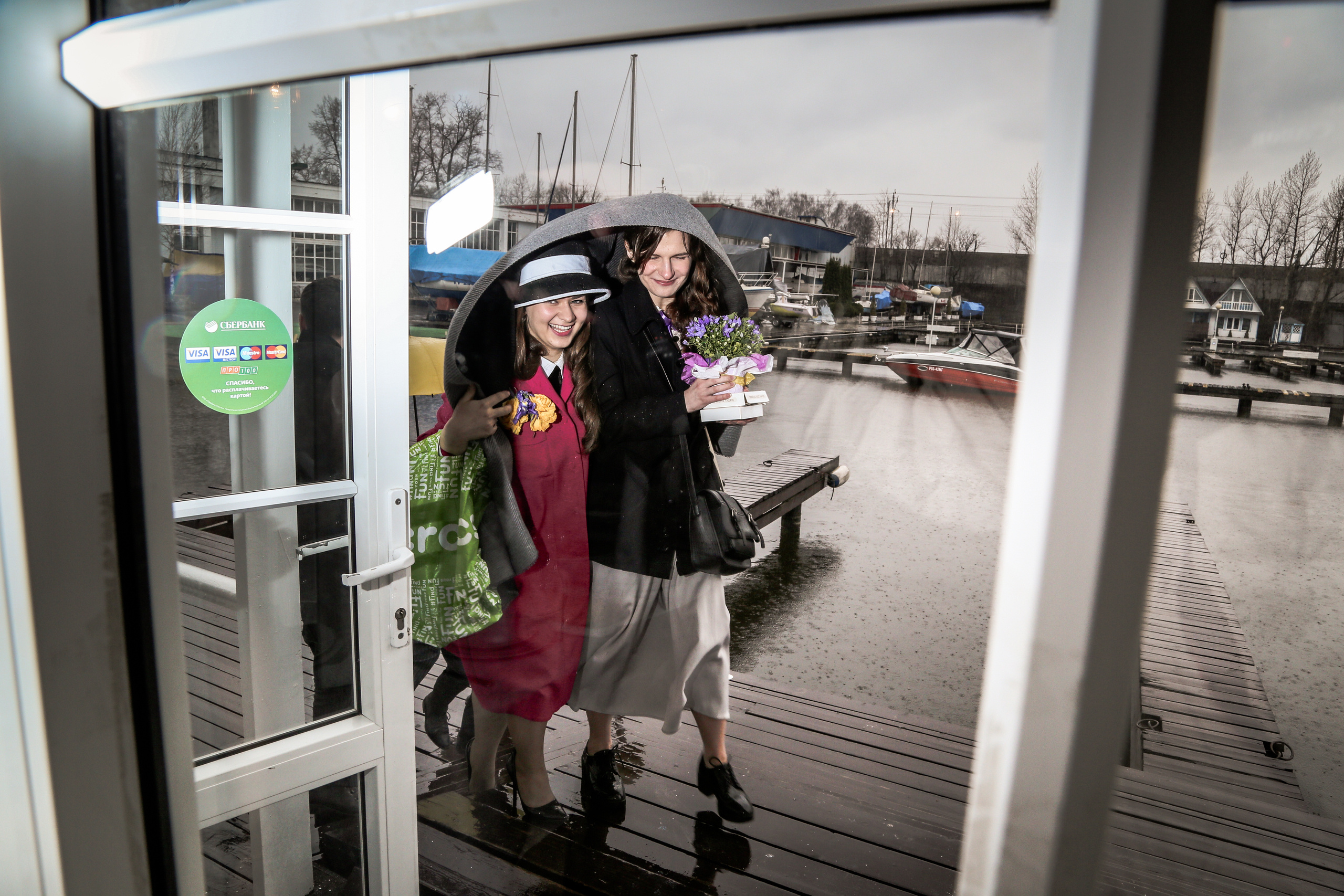 Wedding photos of bride, Wedding photos of groom. Wedding and family photographer in Cork, Ireland. Tigran