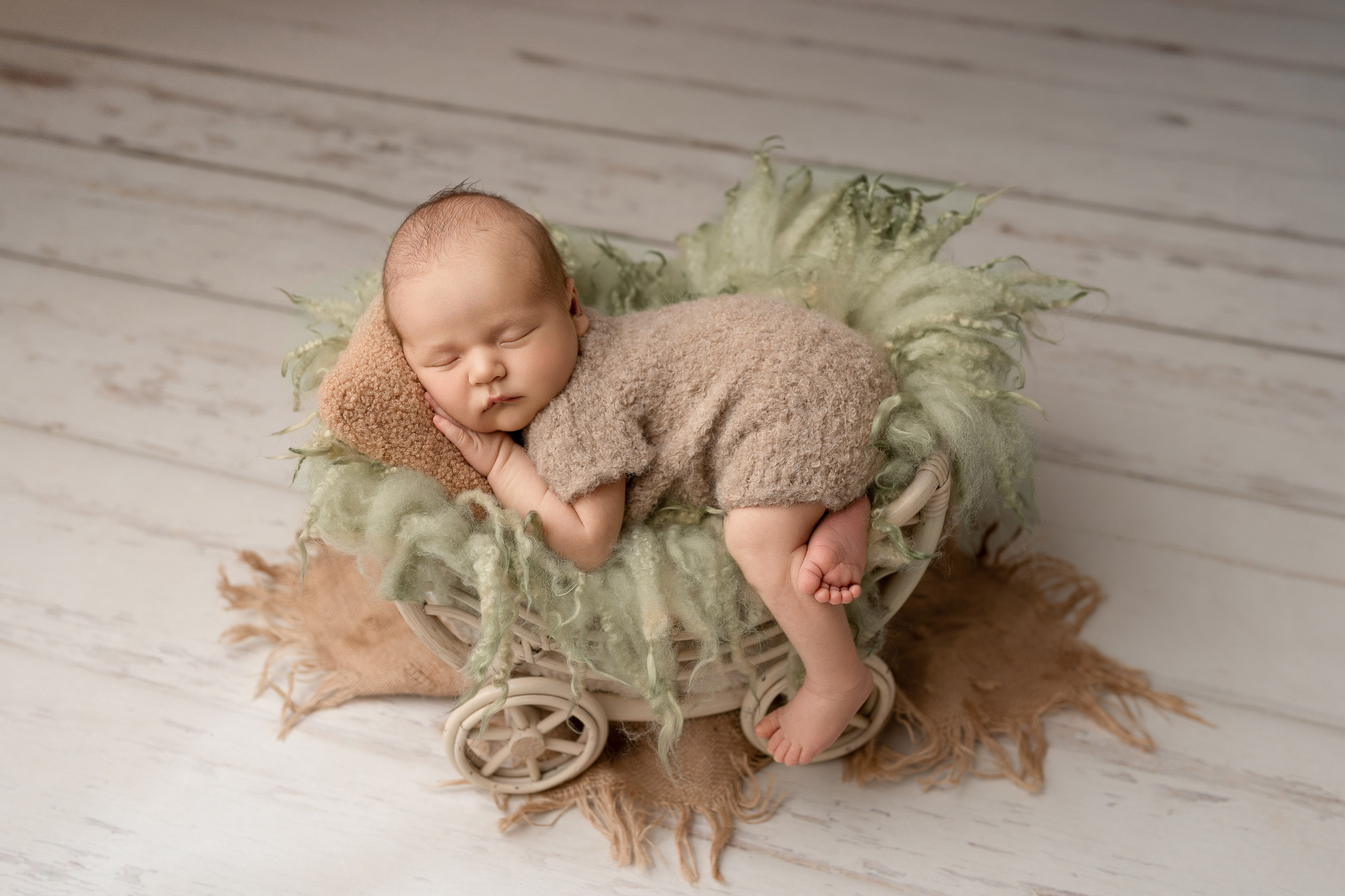 Esu Aleksandra naujagimių ir kudikių fotografė iš Vilniaus