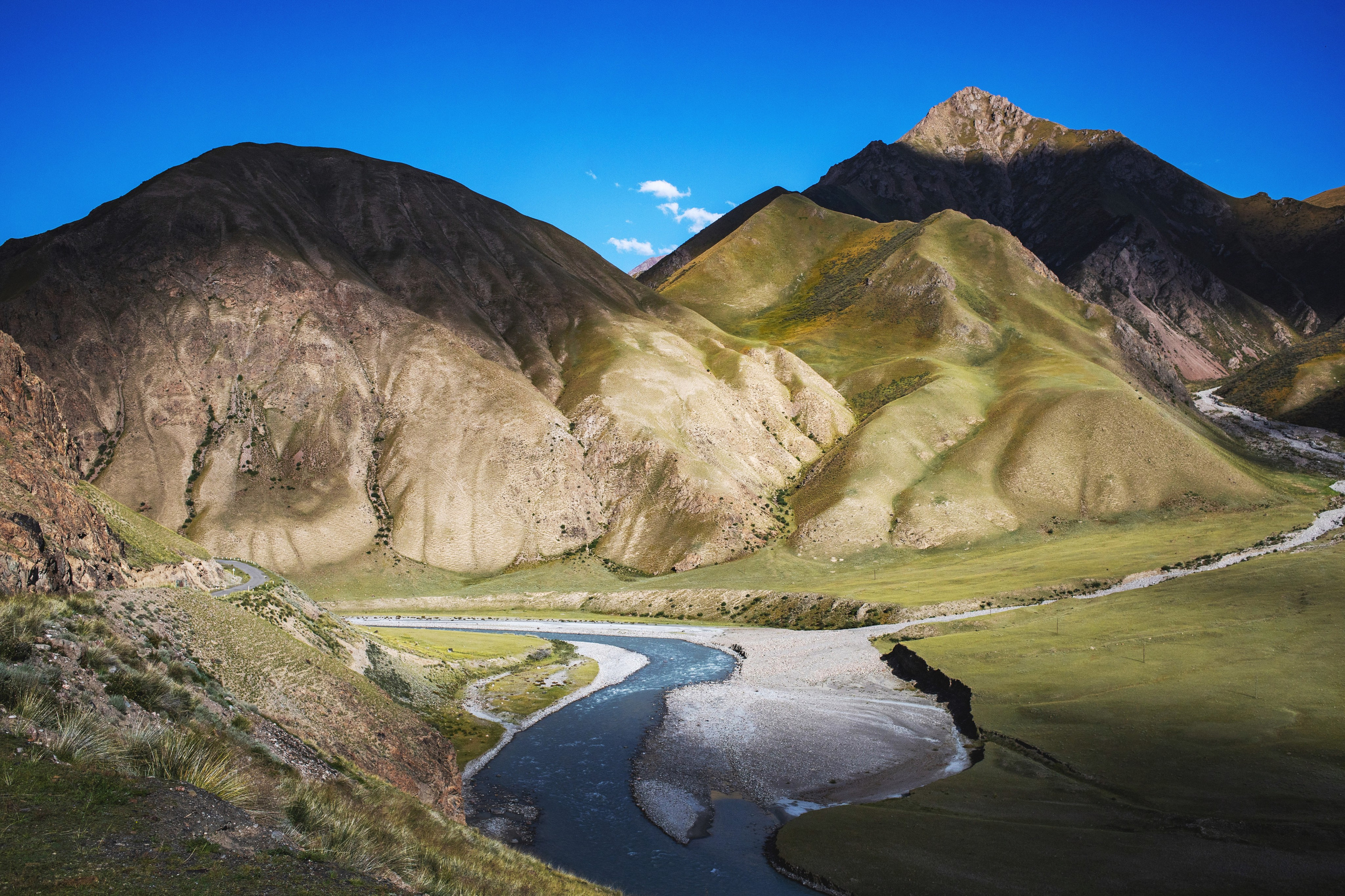 Explore Kyrgyzstan. Ilia Denbrov photography