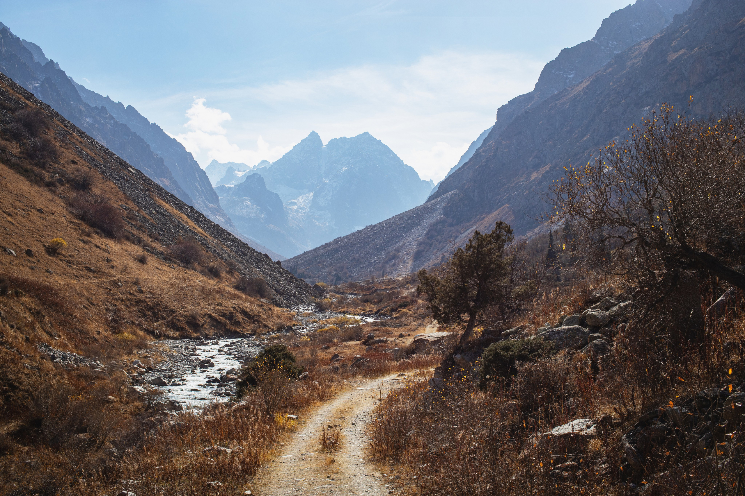 Explore Kyrgyzstan. Ilia Denbrov photography