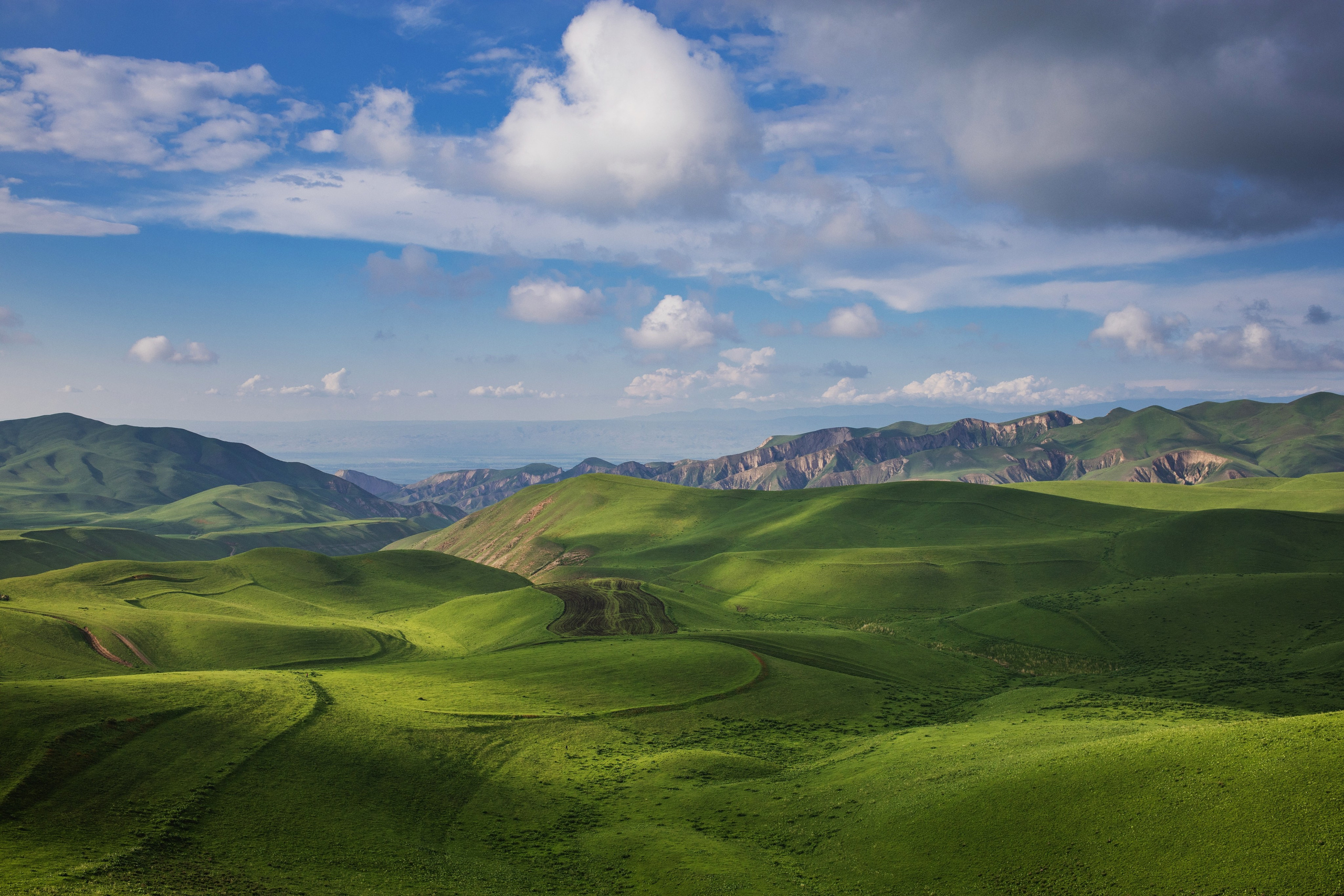 Explore Kyrgyzstan. Ilia Denbrov photography