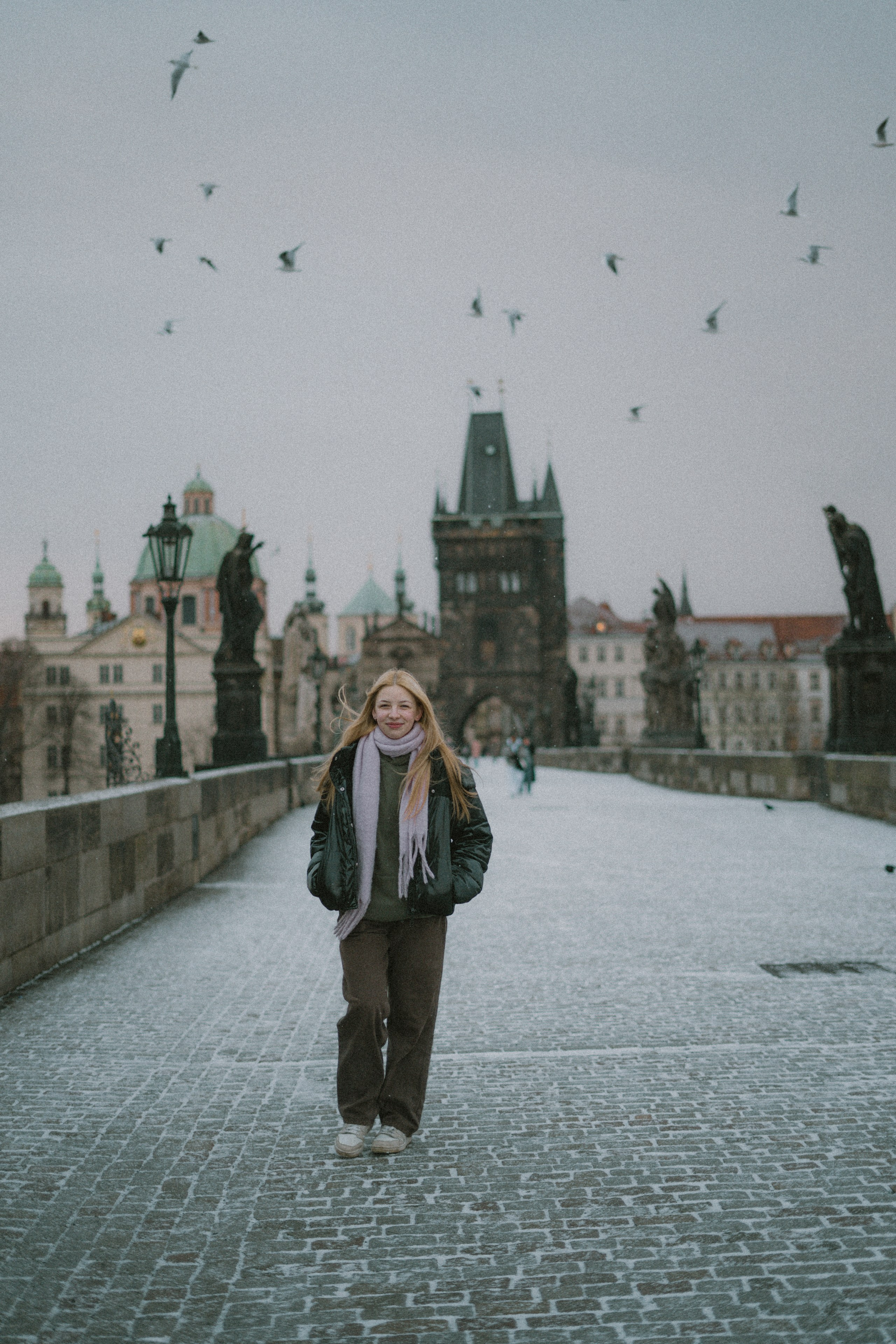Příběhy z pražských uliček. Jana Holubová | Svatební, párová a rodinná fotografka v Praze