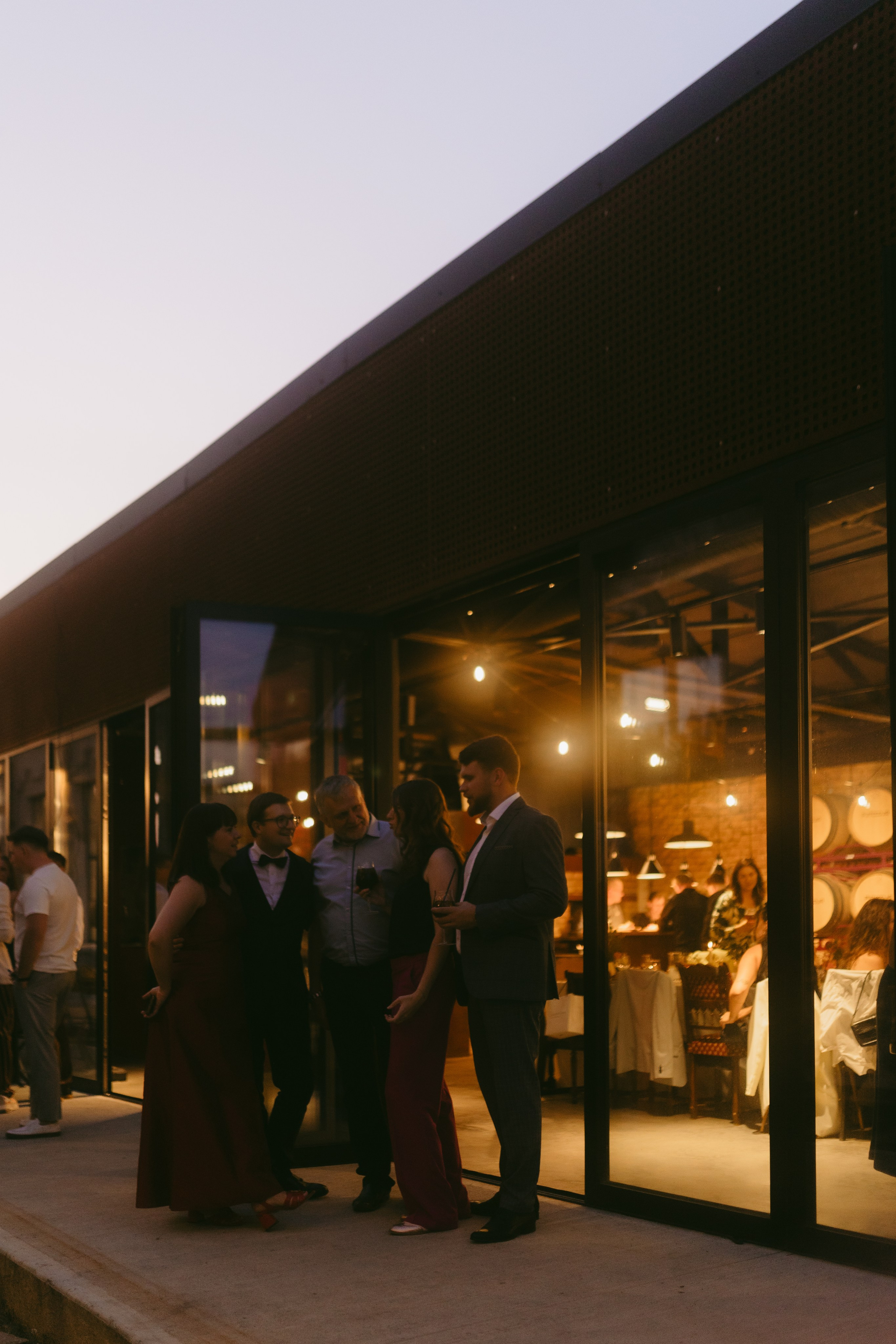 Miglė ir Mindaugas | 2024 | MIESTO VESTUVĖS. Vestuvių ir šeimų fotografė Lena Bondarenko / belove photo