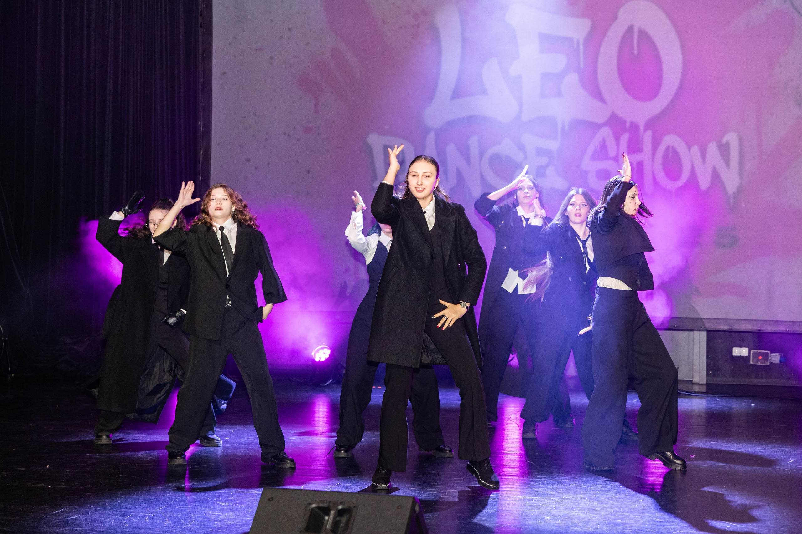 LEO DANCE SHOW WINTER 2025. Семейный и детский фотограф в Варшаве Мила Бобровская