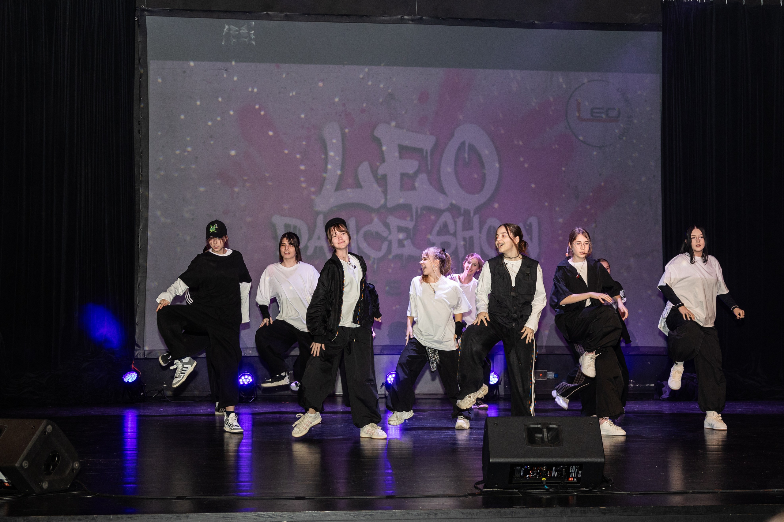 LEO DANCE SHOW WINTER 2025. Семейный и детский фотограф в Варшаве Мила Бобровская