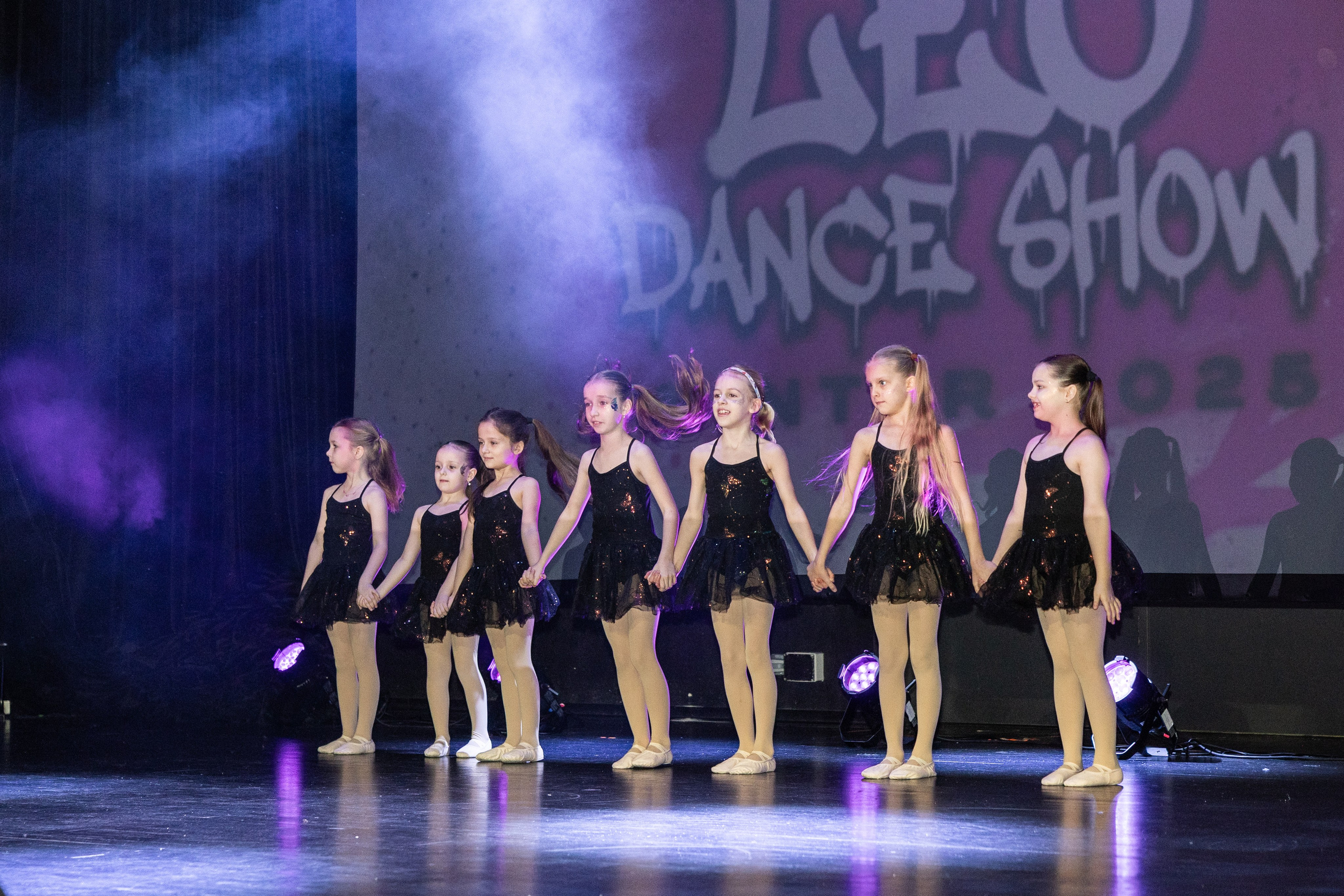 LEO DANCE SHOW WINTER 2025. Семейный и детский фотограф в Варшаве Мила Бобровская