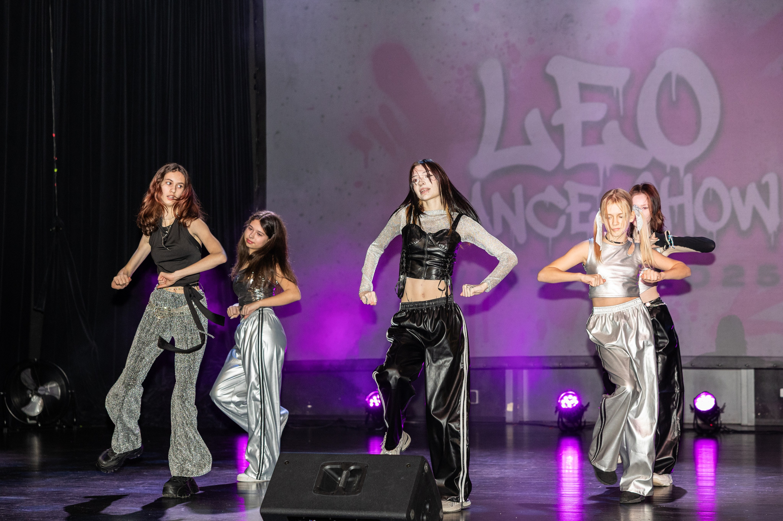 LEO DANCE SHOW WINTER 2025. Семейный и детский фотограф в Варшаве Мила Бобровская