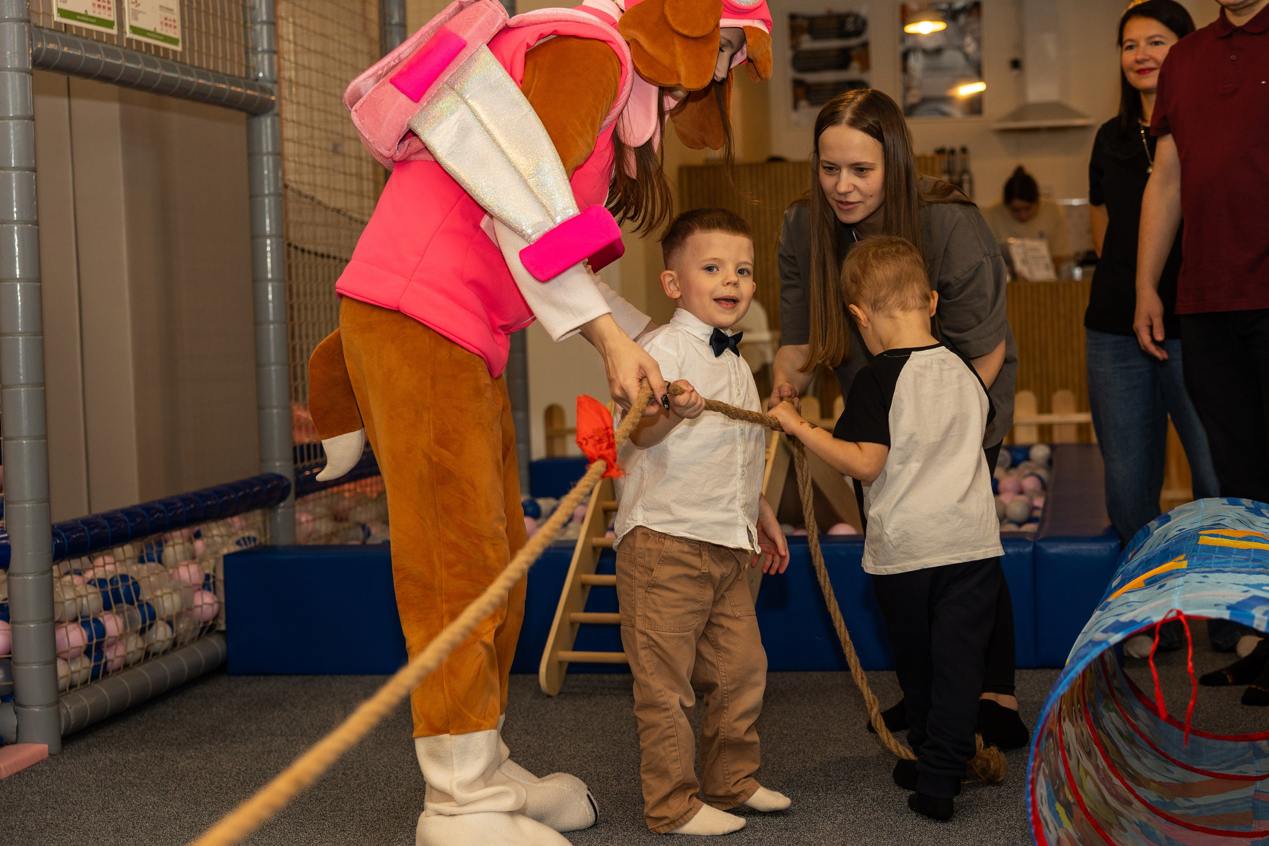 День рождения Артёма 24 января 2026 года. Семейный и детский фотограф в Варшаве Мила Бобровская