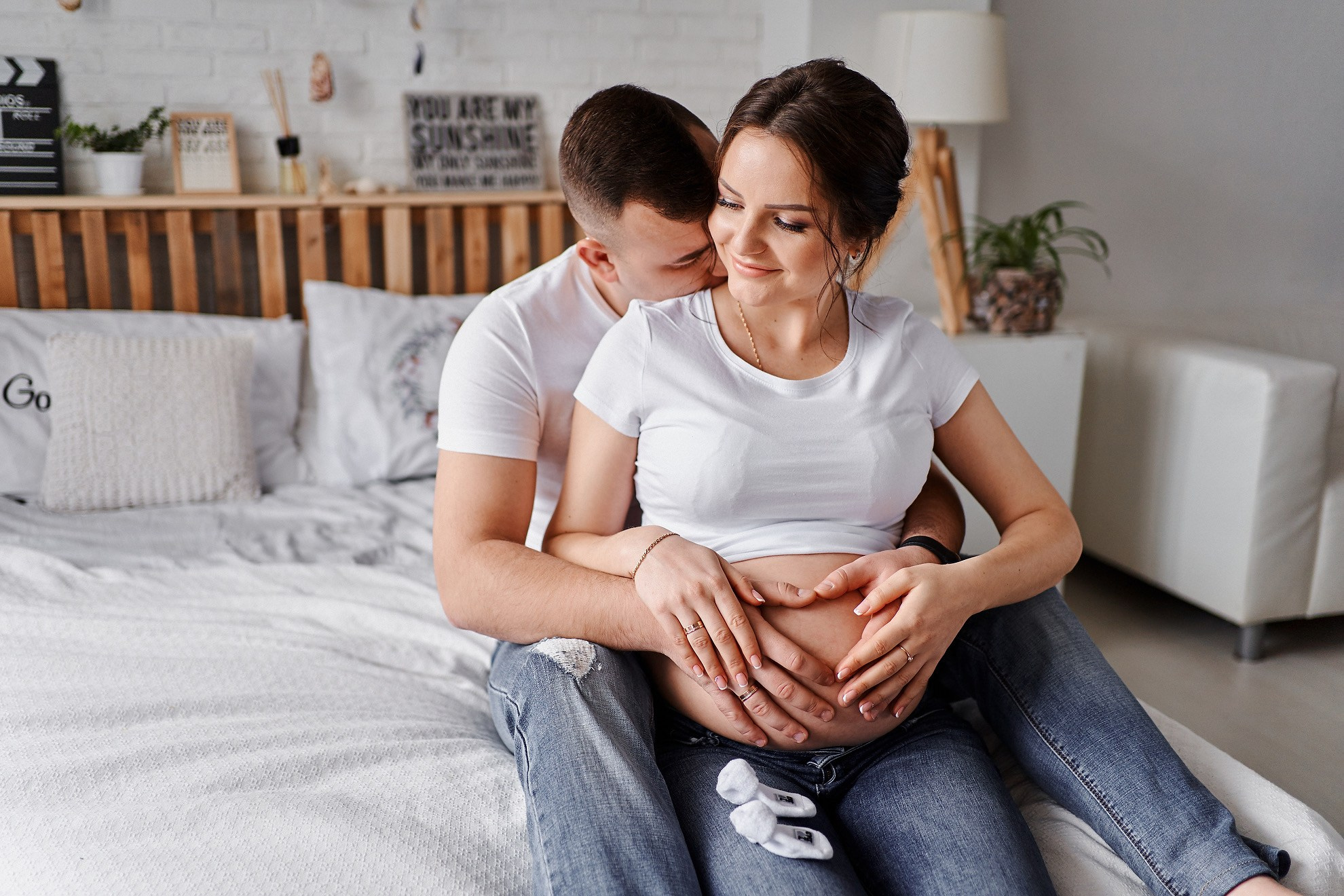 Maternity indoor and studio photoshoot. Professional Wedding and event photographer USA New York