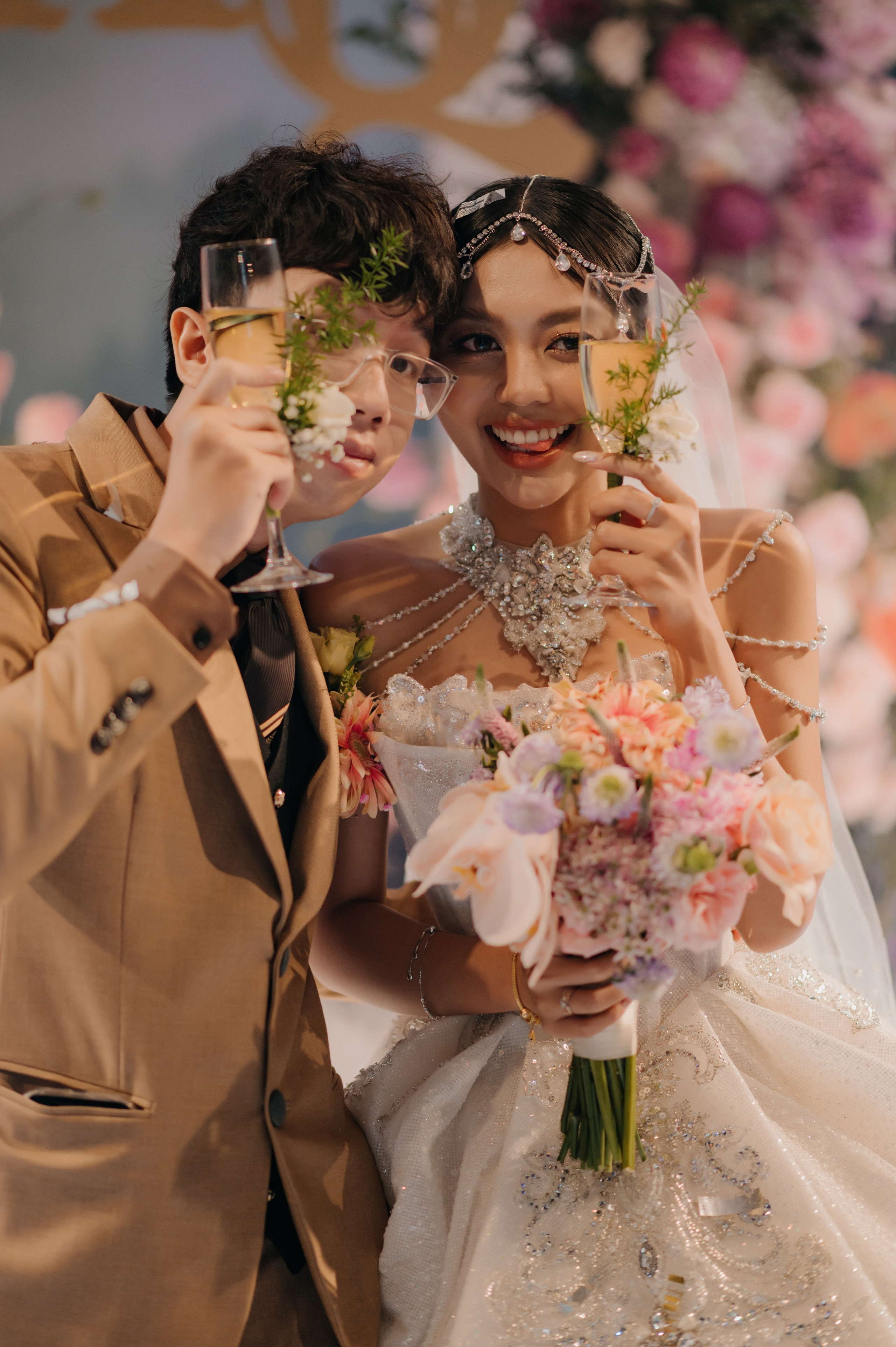 KHANG & QUYEN / Lavela Hotel. Saigon Wedding Present | Art Beyond Moments