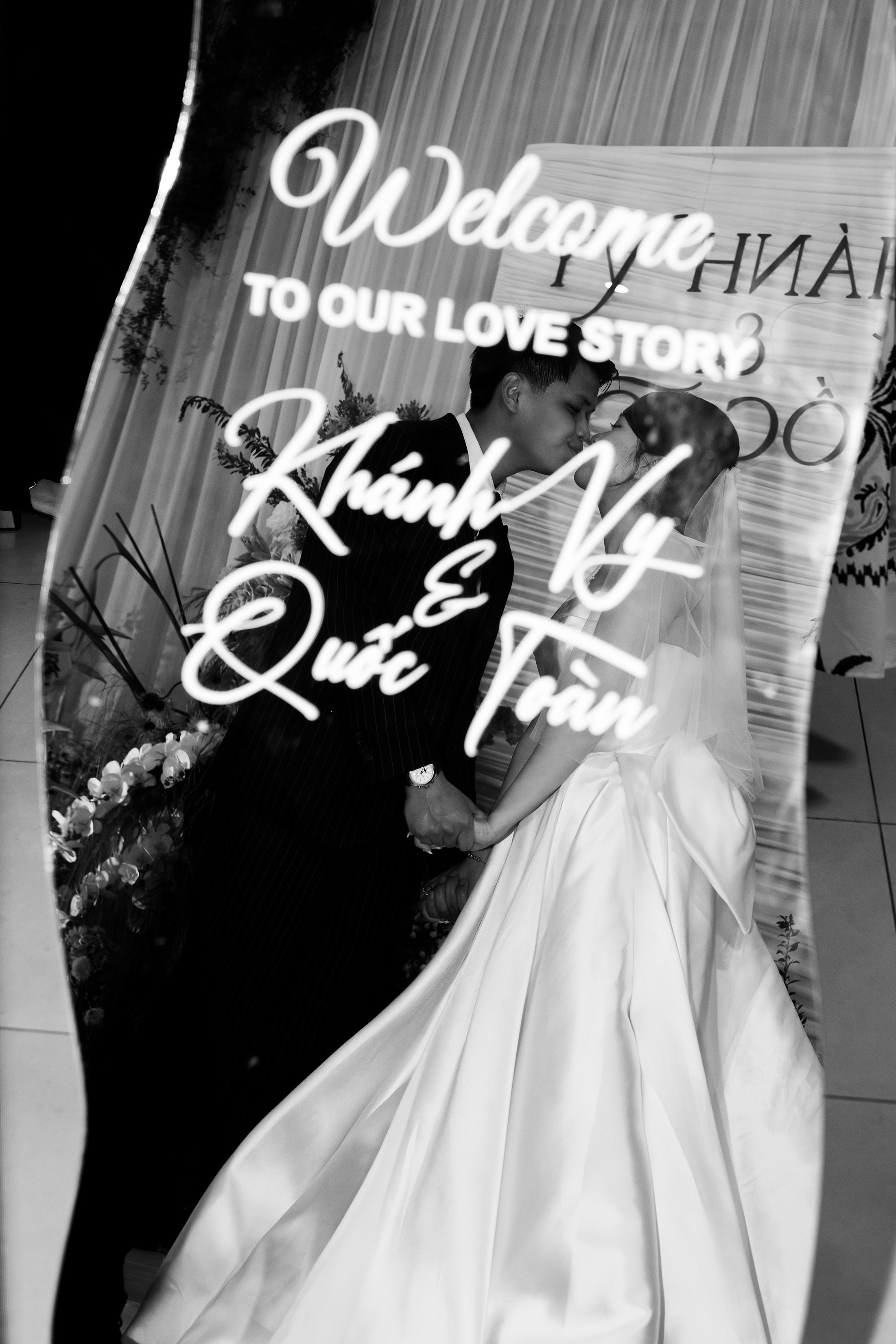 TOAN & VY / Wedding Journalism. Saigon Wedding Present | Art Beyond Moments