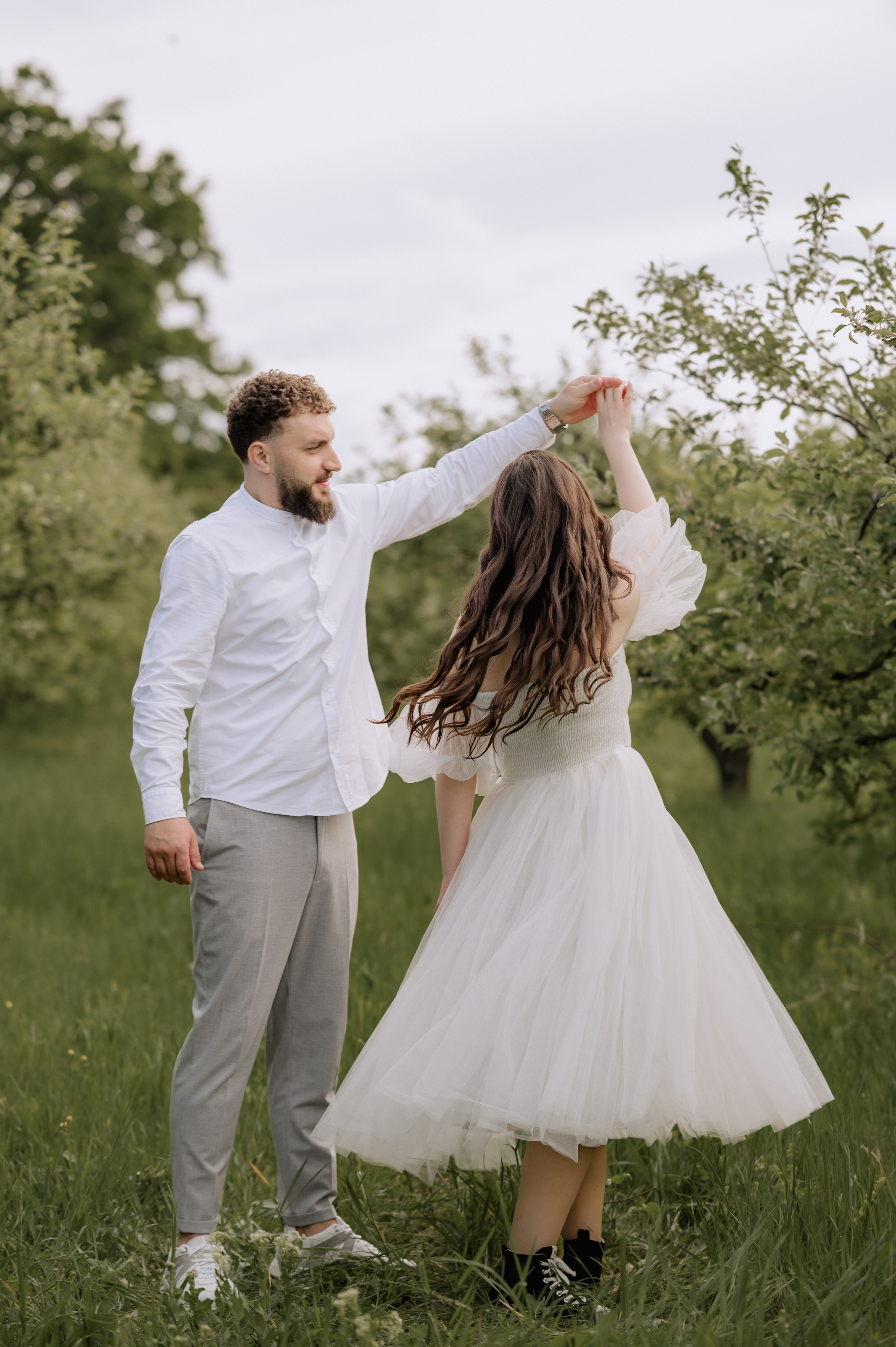 Magda + Andrei | Lovers in the garden. Proud Vision Weddings | Wedding Photography & Film — Servicii profesionale Foto Video Nunta Iasi