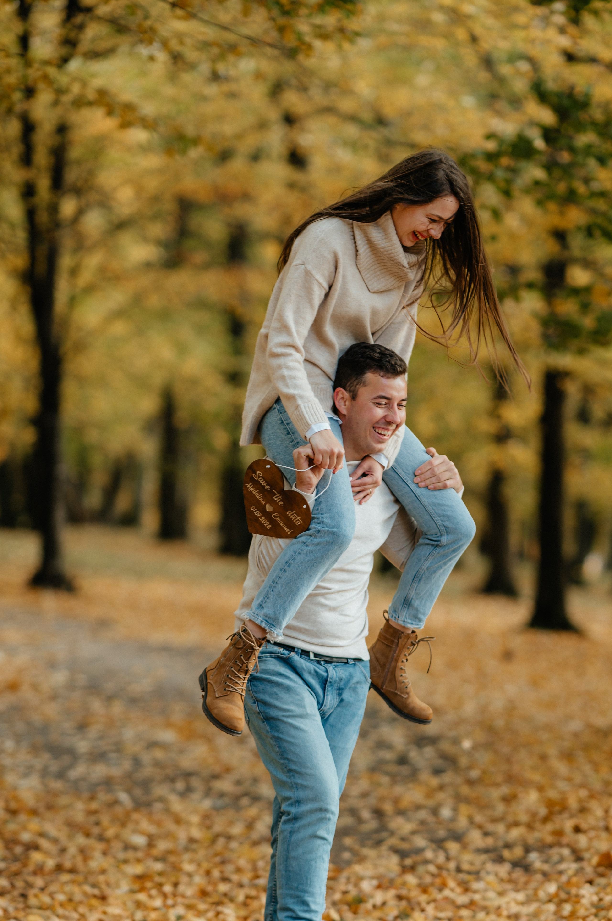 Save the date toamna , in natura. Proud Vision Weddings | Wedding Photography & Film — Servicii profesionale Foto Video Nunta Iasi