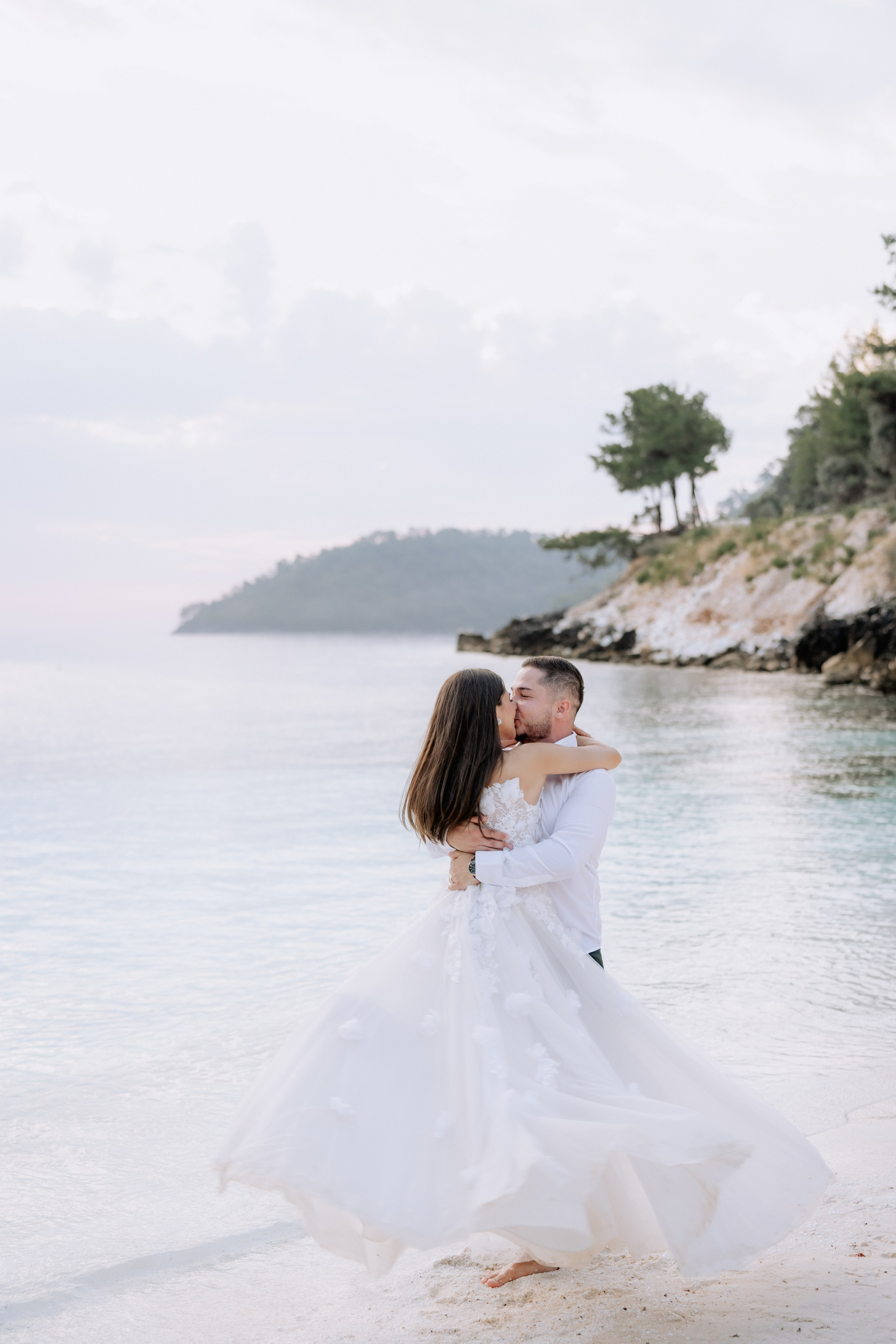 Nunta la Hotel Capitol Iasi. Proud Vision Weddings | Wedding Photography & Film — Servicii profesionale Foto Video Nunta Iasi