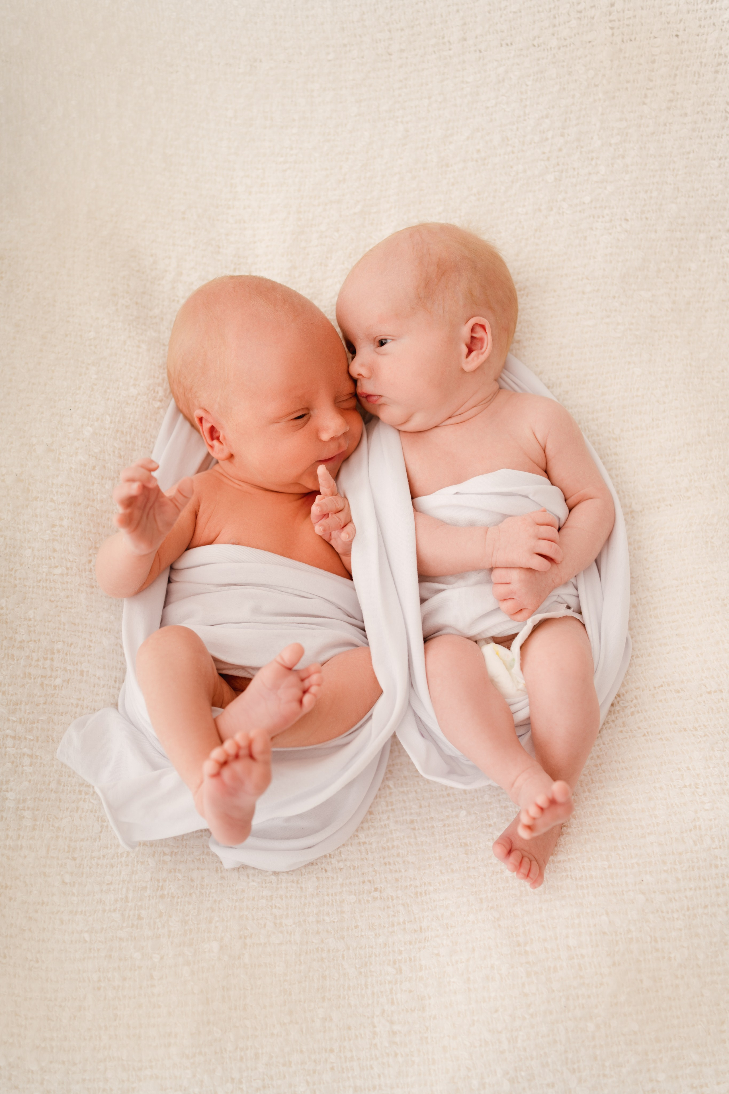 Sesja noworodkowa. Fotograf Łódź - sesja ciążowa, noworodkowa, dziecięca. Studio w Łodzi